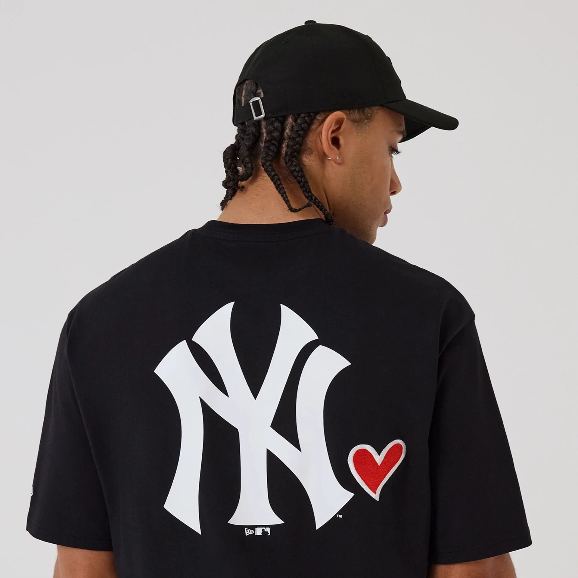 New York Yankees MLB Heart Graphic Black T-Shirt - Image 7
