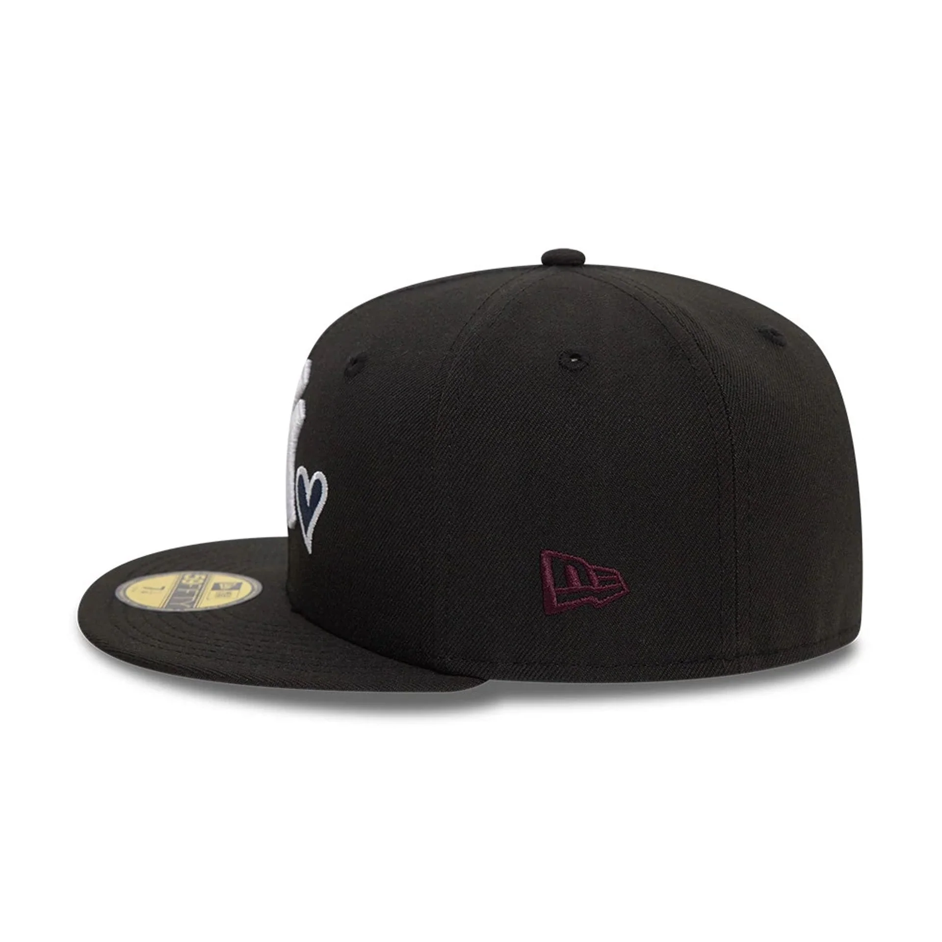 New York Yankees MLB Heart Icon Black 59FIFTY Fitted Cap - Image 6