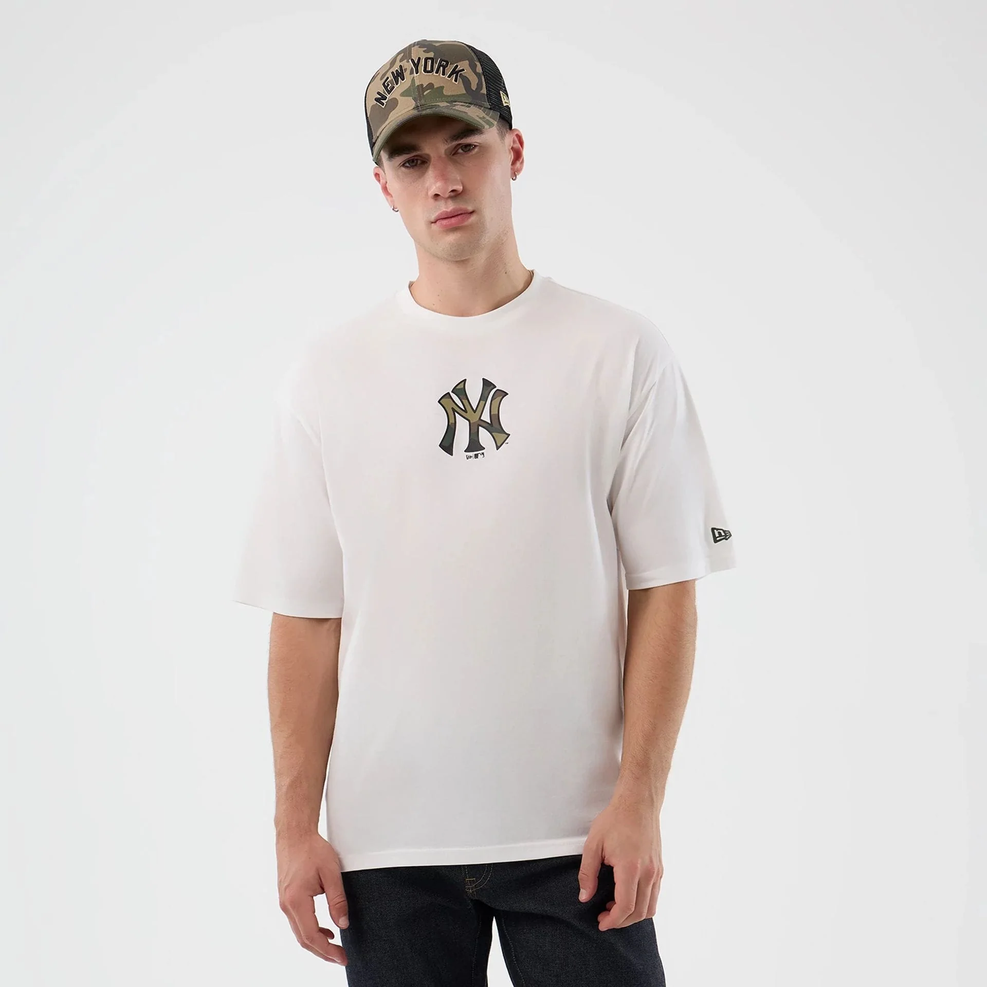 New York Yankees MLB Infill White Oversized T-Shirt - Image 3