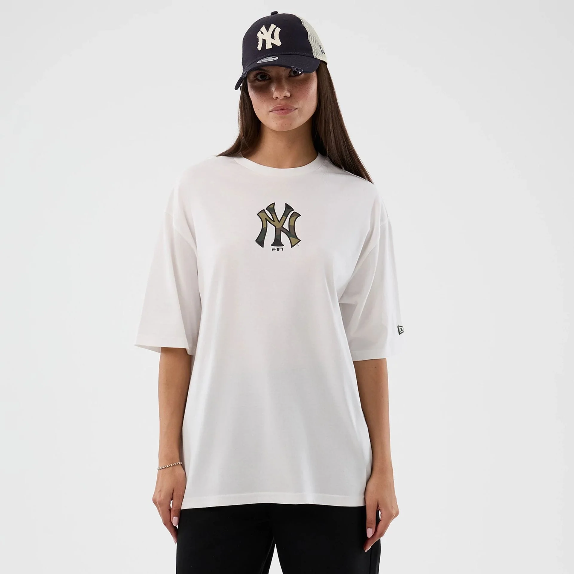 New York Yankees MLB Infill White Oversized T-Shirt - Image 5