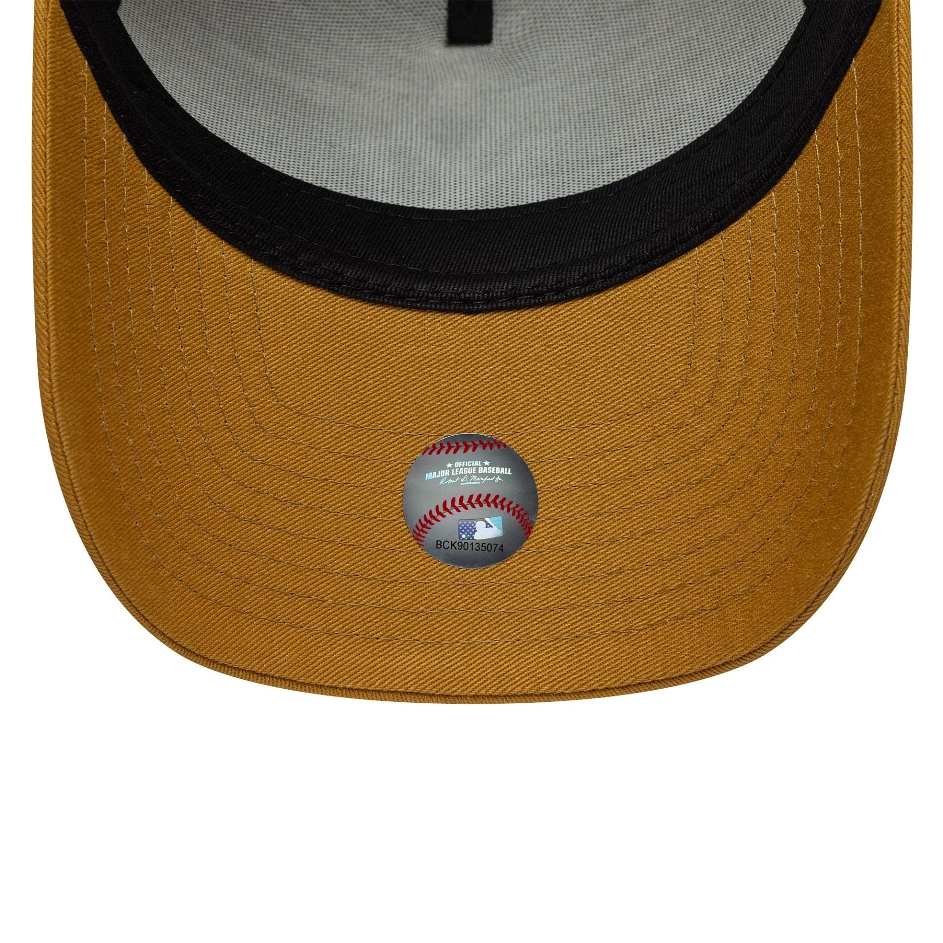New York Yankees MLB League Essential Beige 9FORTY E-Frame Cap - Image 5