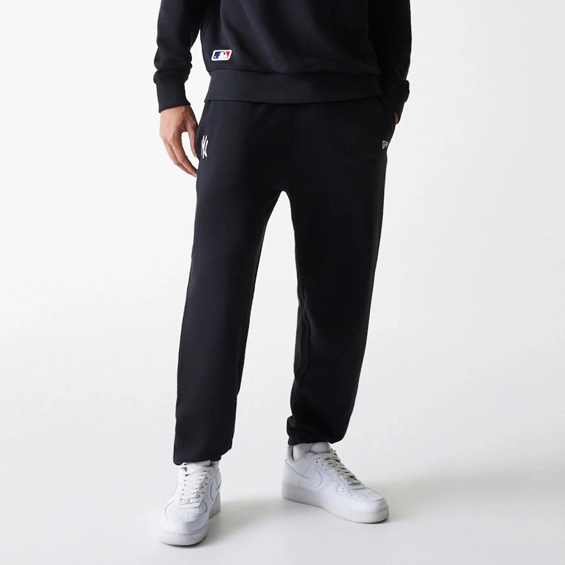 New York Yankees MLB League Essential Black Joggers - Image 3