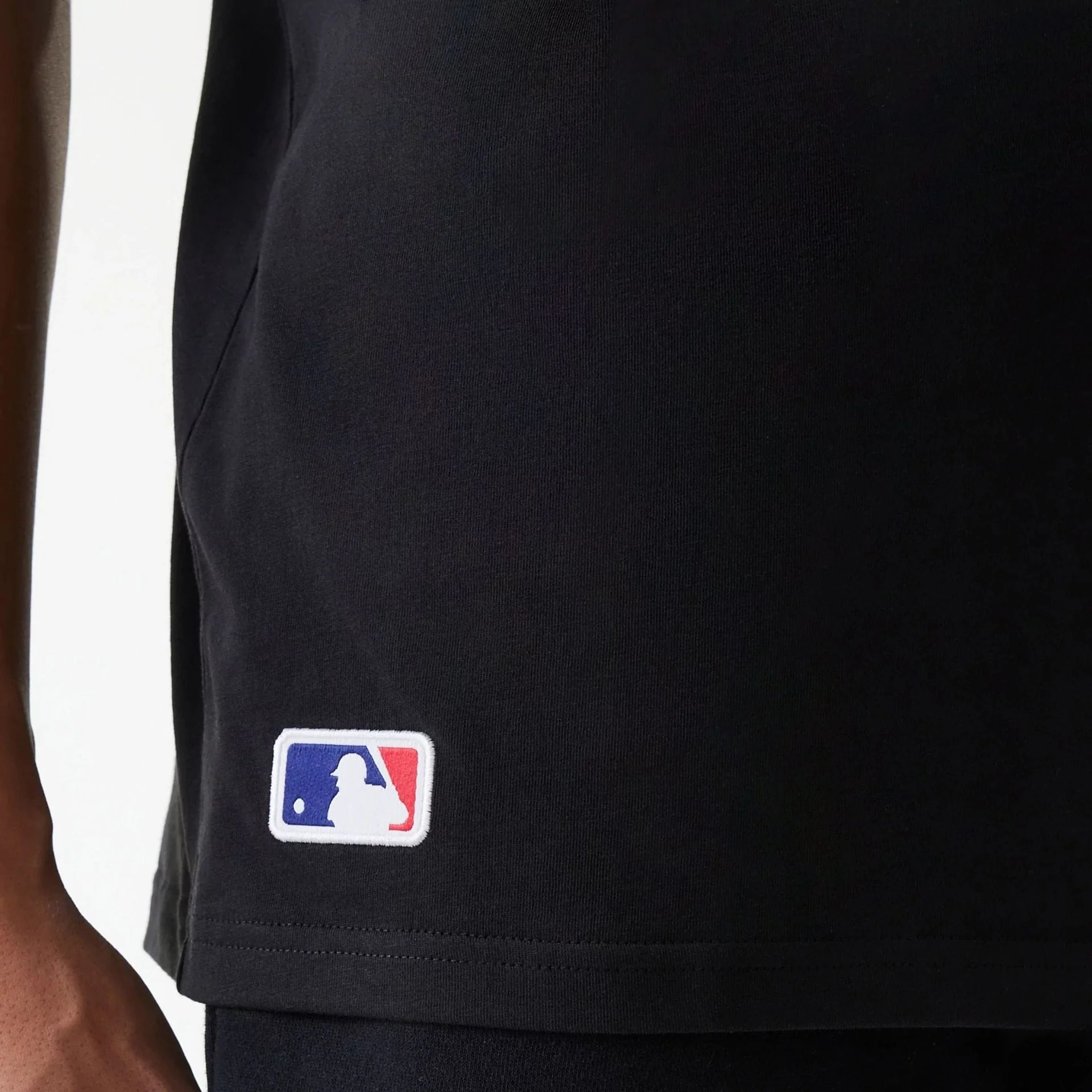 New York Yankees MLB League Essential Black Oversized T-Shirt - Image 5