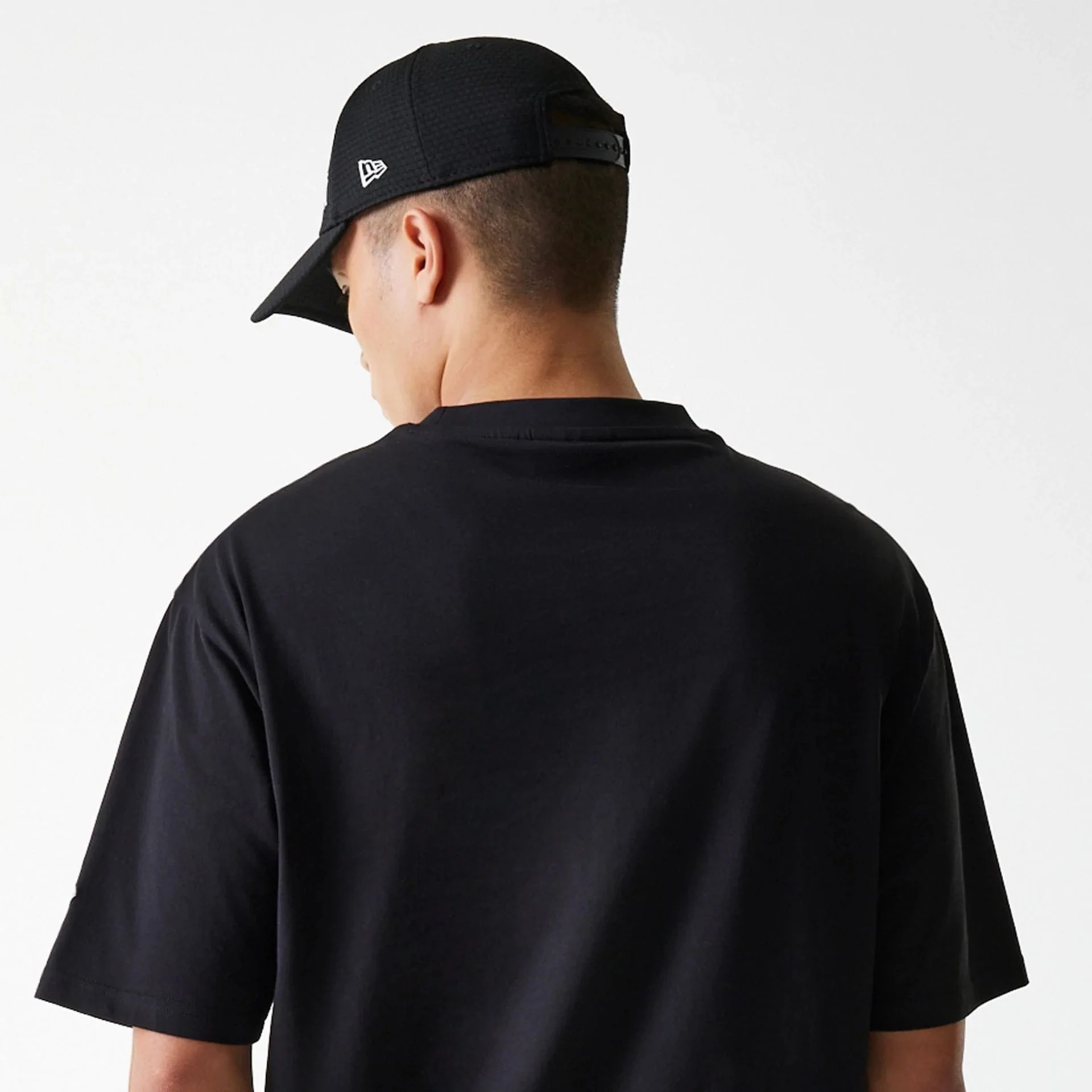 New York Yankees MLB League Essential Black Oversized T-Shirt - Image 7