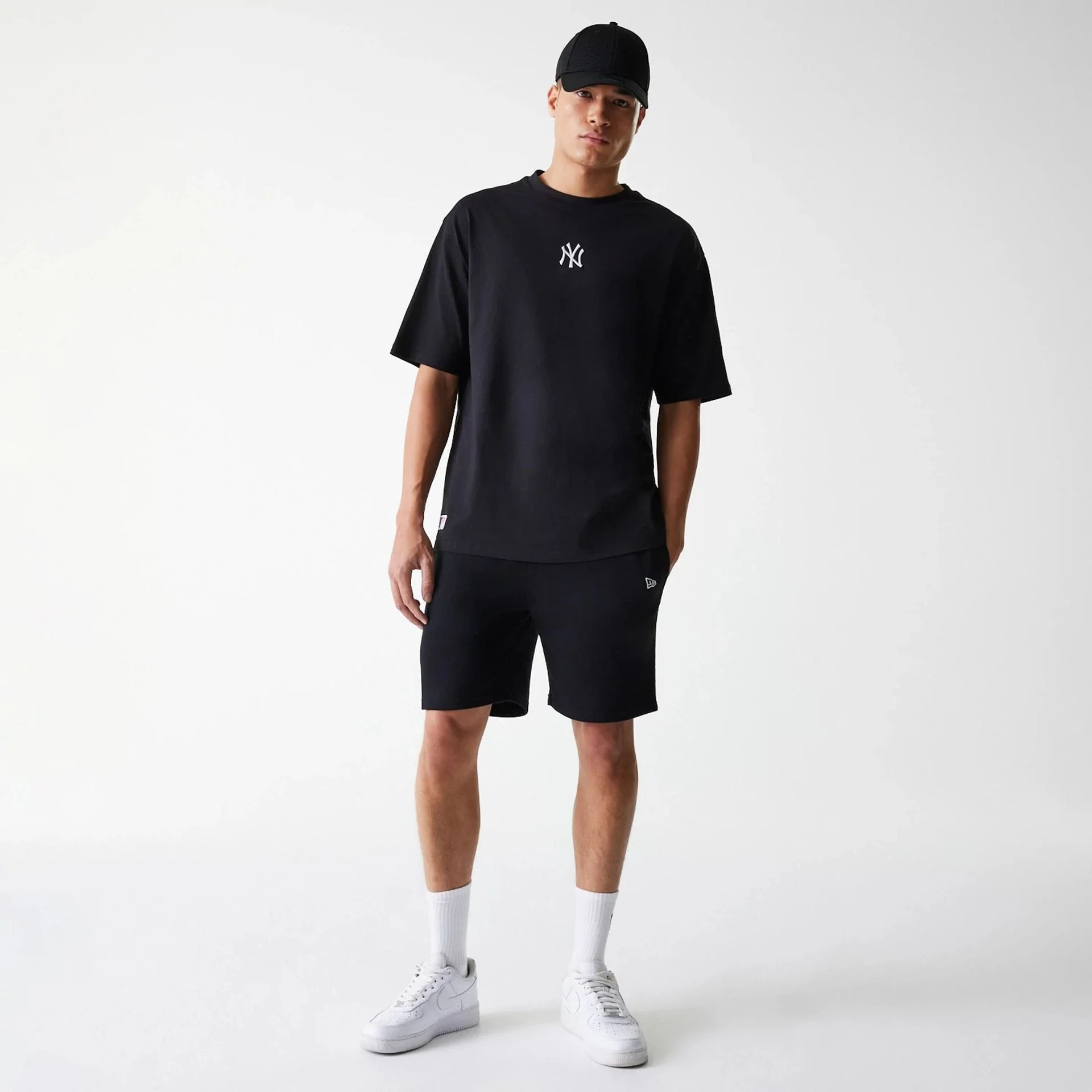 New York Yankees MLB League Essential Black Oversized T-Shirt - Image 8