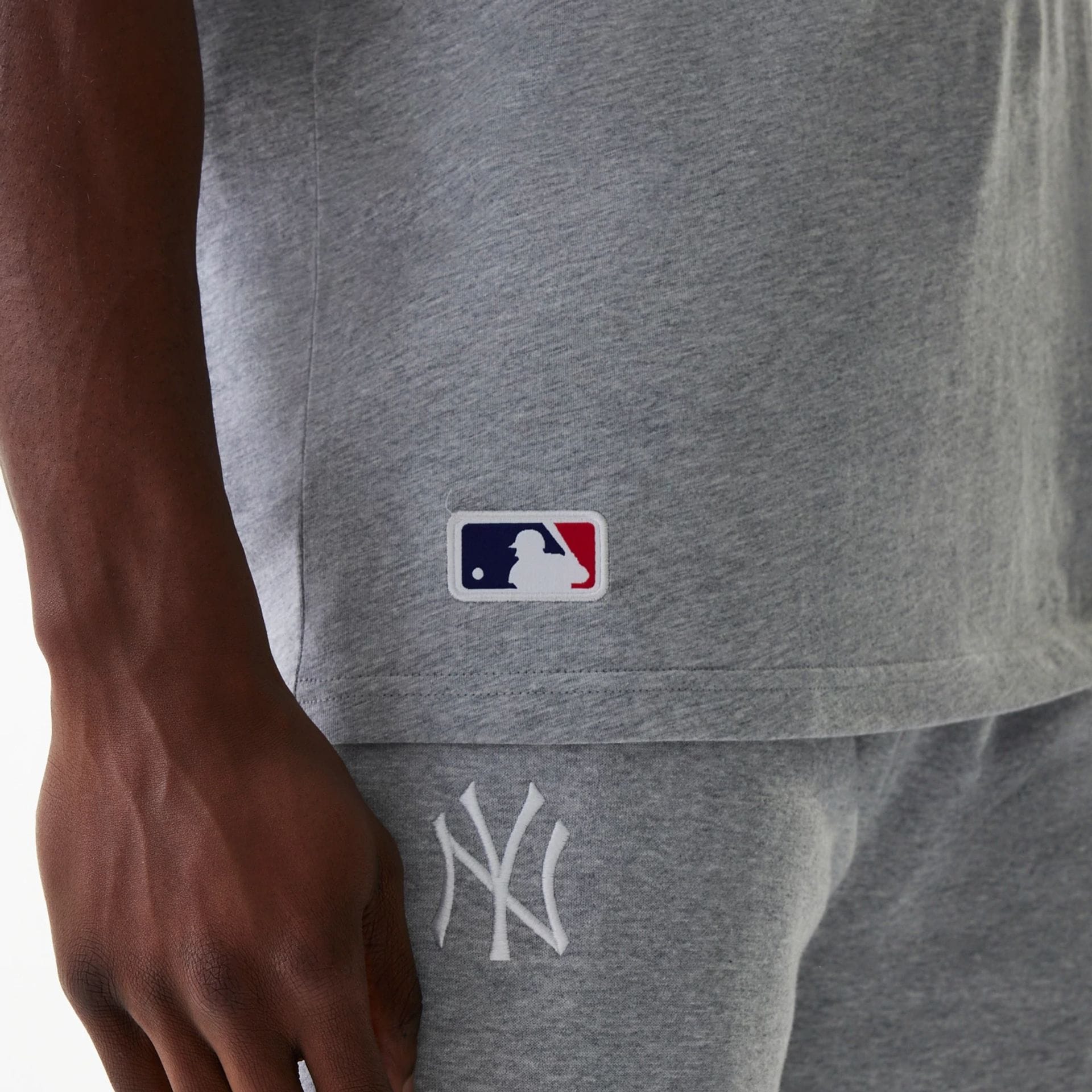 New York Yankees MLB League Essential Grey Oversized T-Shirt - Image 6
