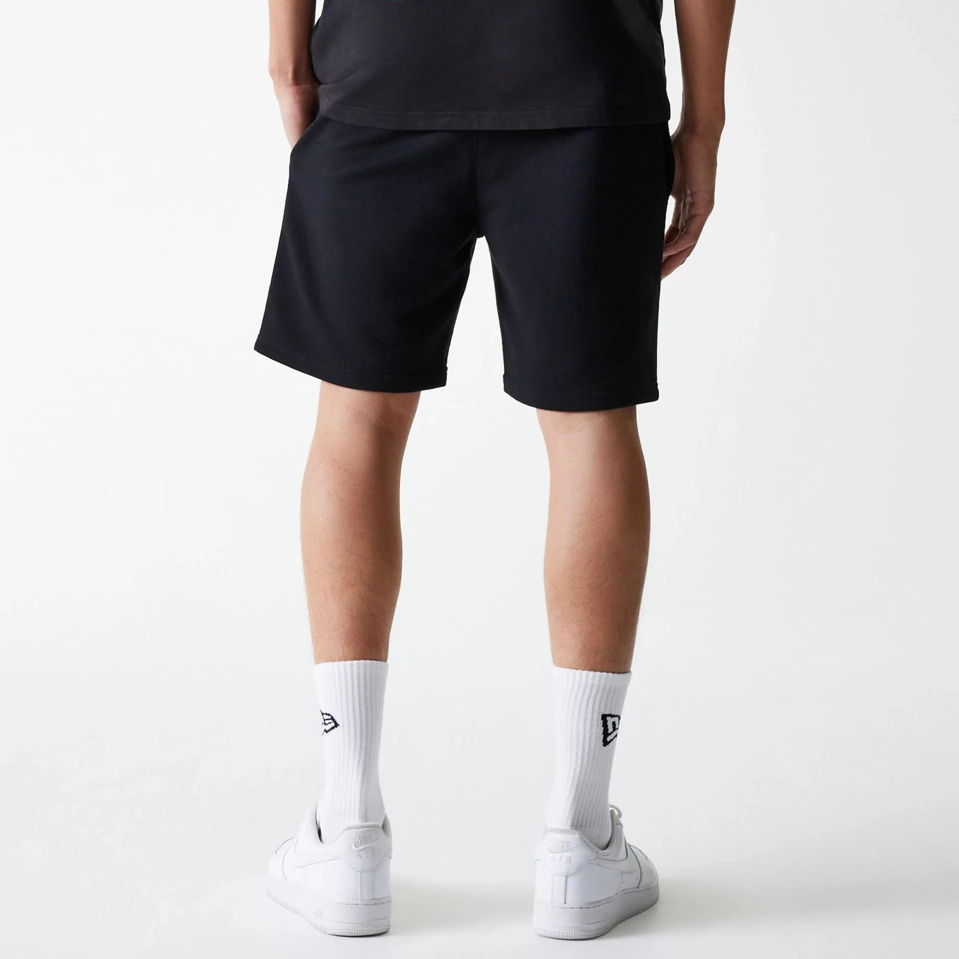 New York Yankees MLB League Essential Midi Black Shorts - Image 2