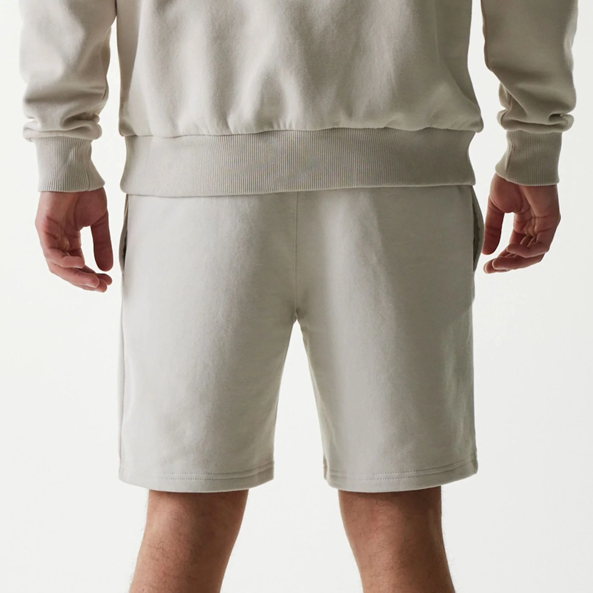 New York Yankees MLB League Essential Midi Cream Shorts - Image 7