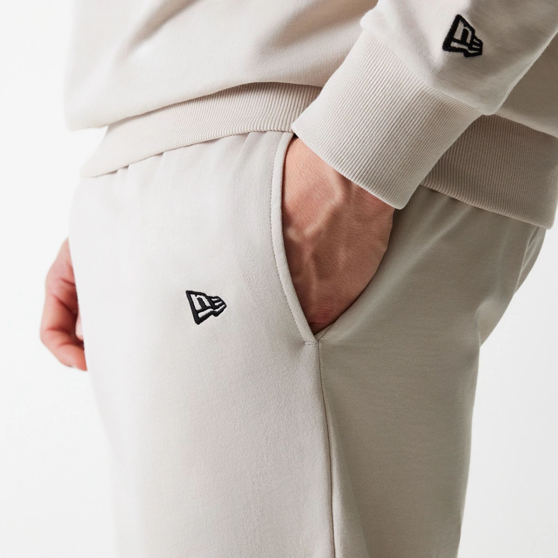 New York Yankees MLB League Essential Midi French Terry Cream Joggers - Image 5