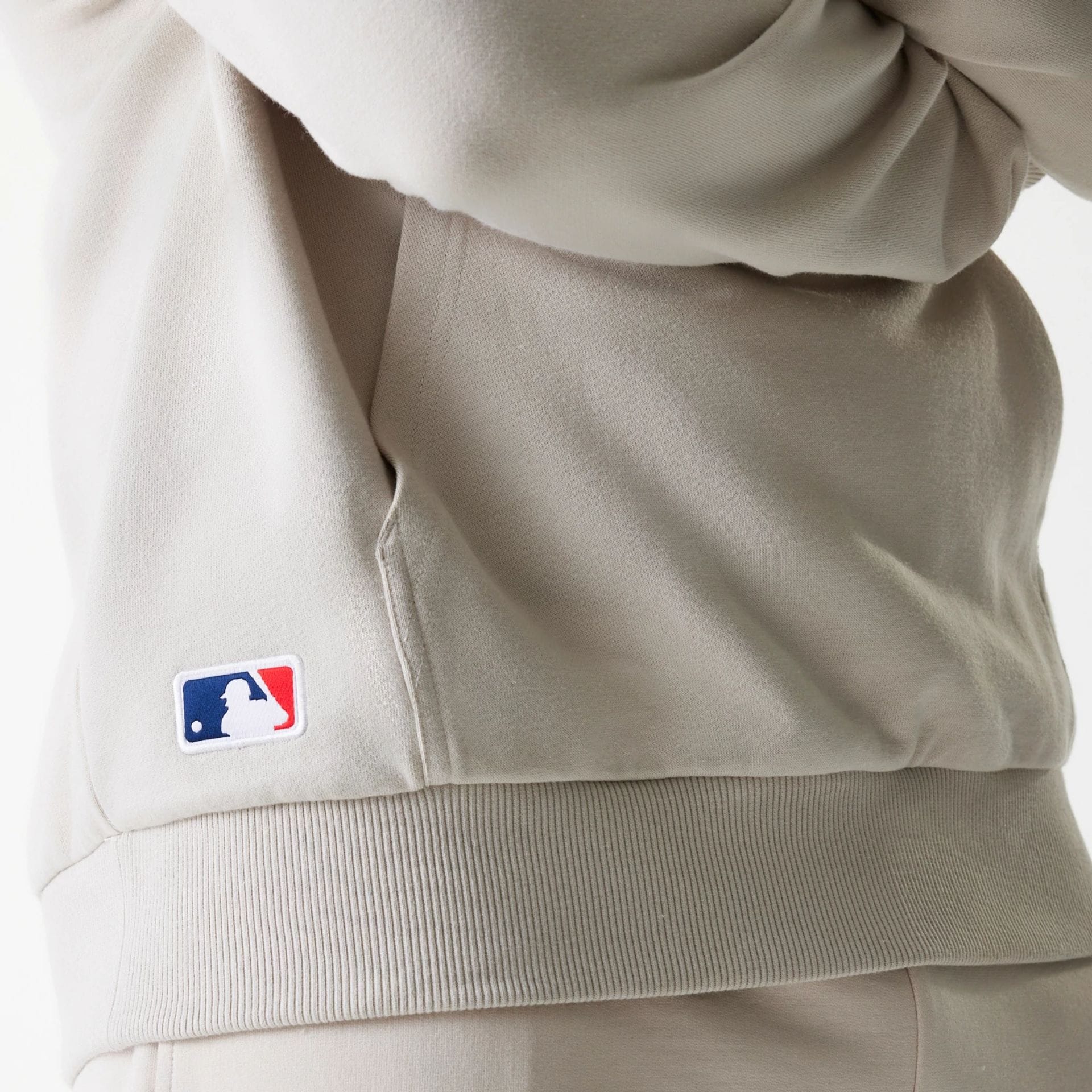 New York Yankees MLB League Essential Midi French Terry Cream Oversized Pullover Hoodie - Image 6