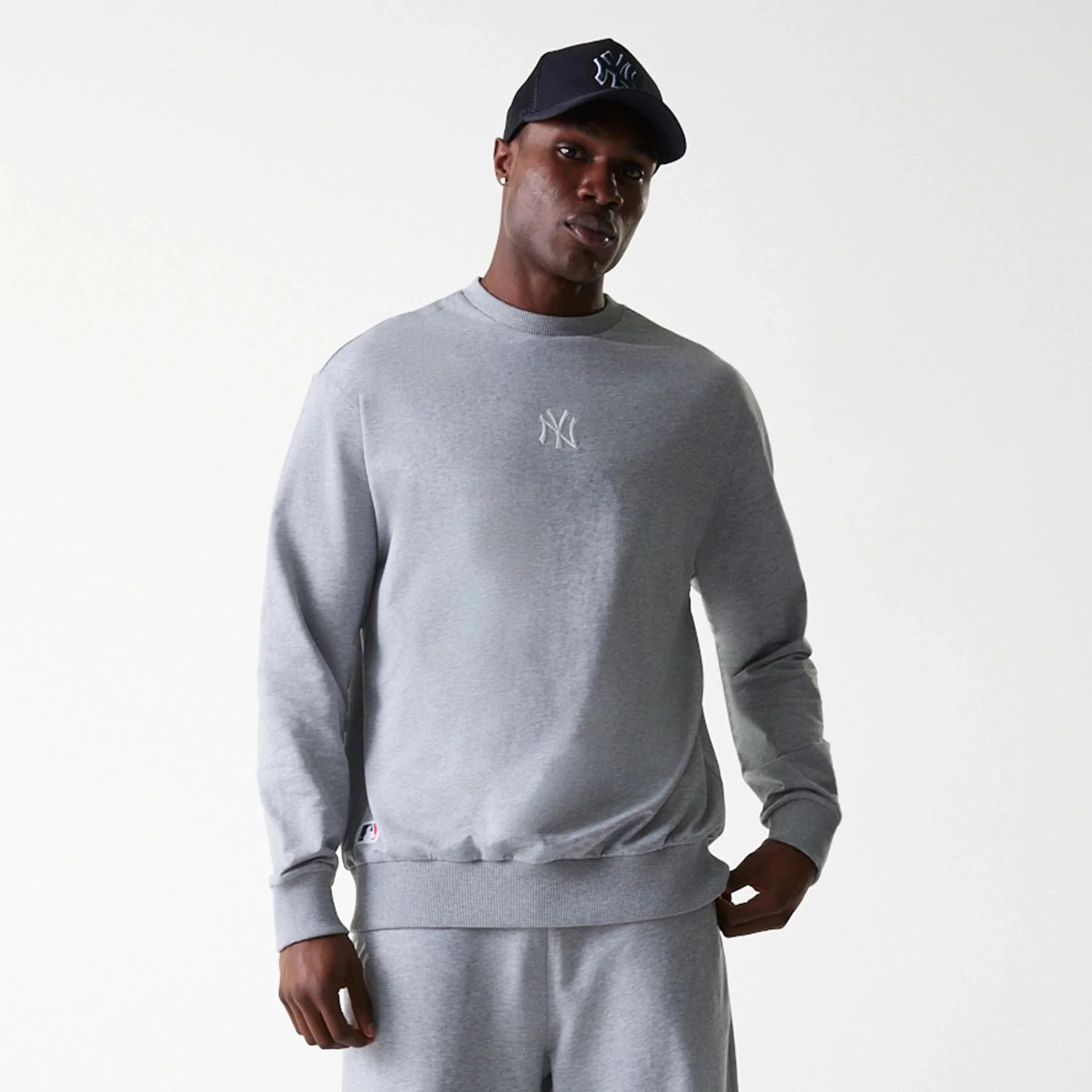 New York Yankees MLB League Essential Midi Grey Oversized Crew Neck Sweater - Image 3