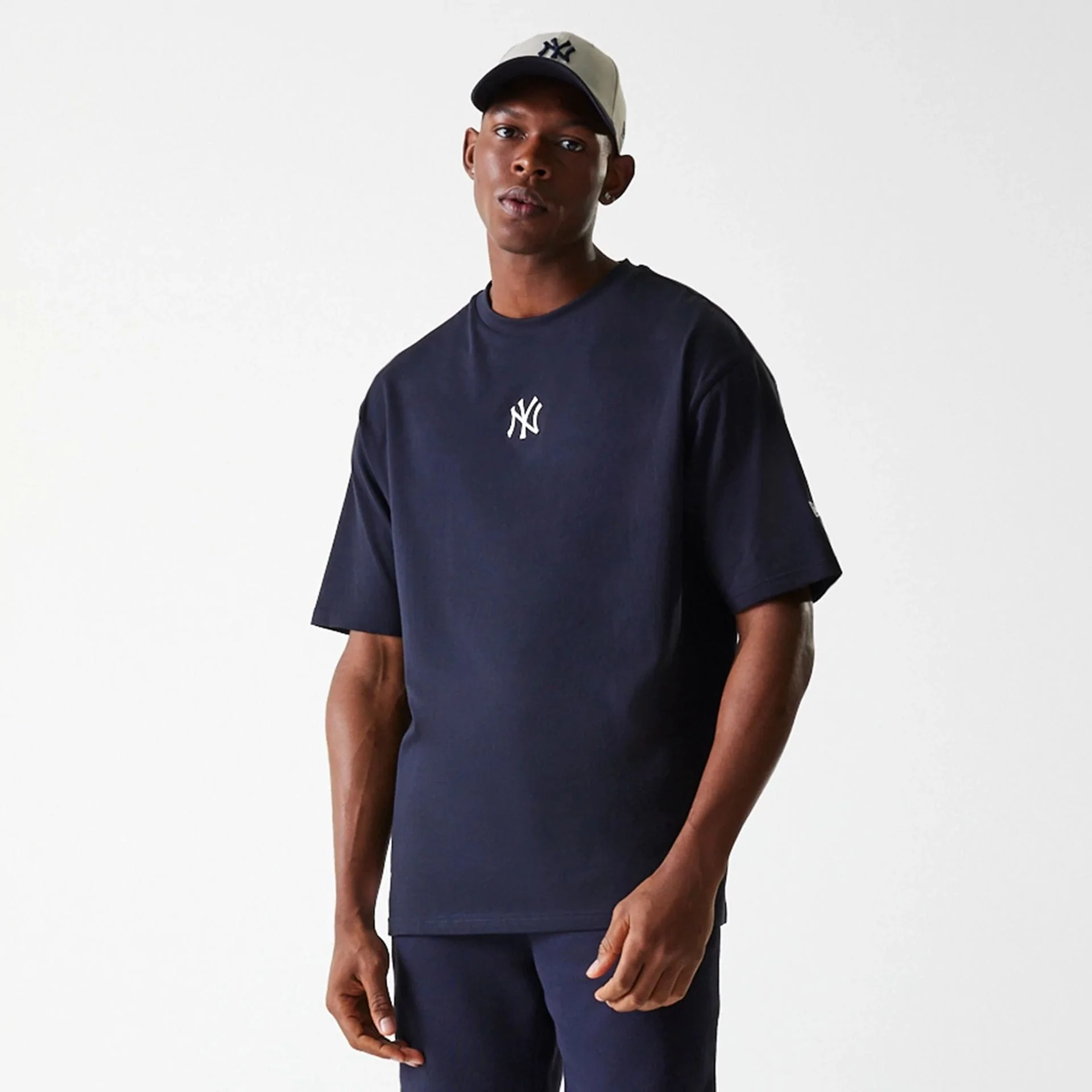 New York Yankees MLB League Essential Navy Oversized T-Shirt - Image 3