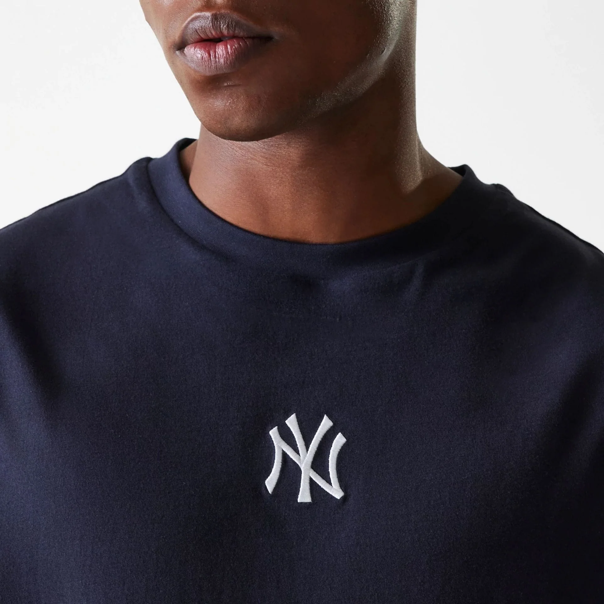 New York Yankees MLB League Essential Navy Oversized T-Shirt - Image 4