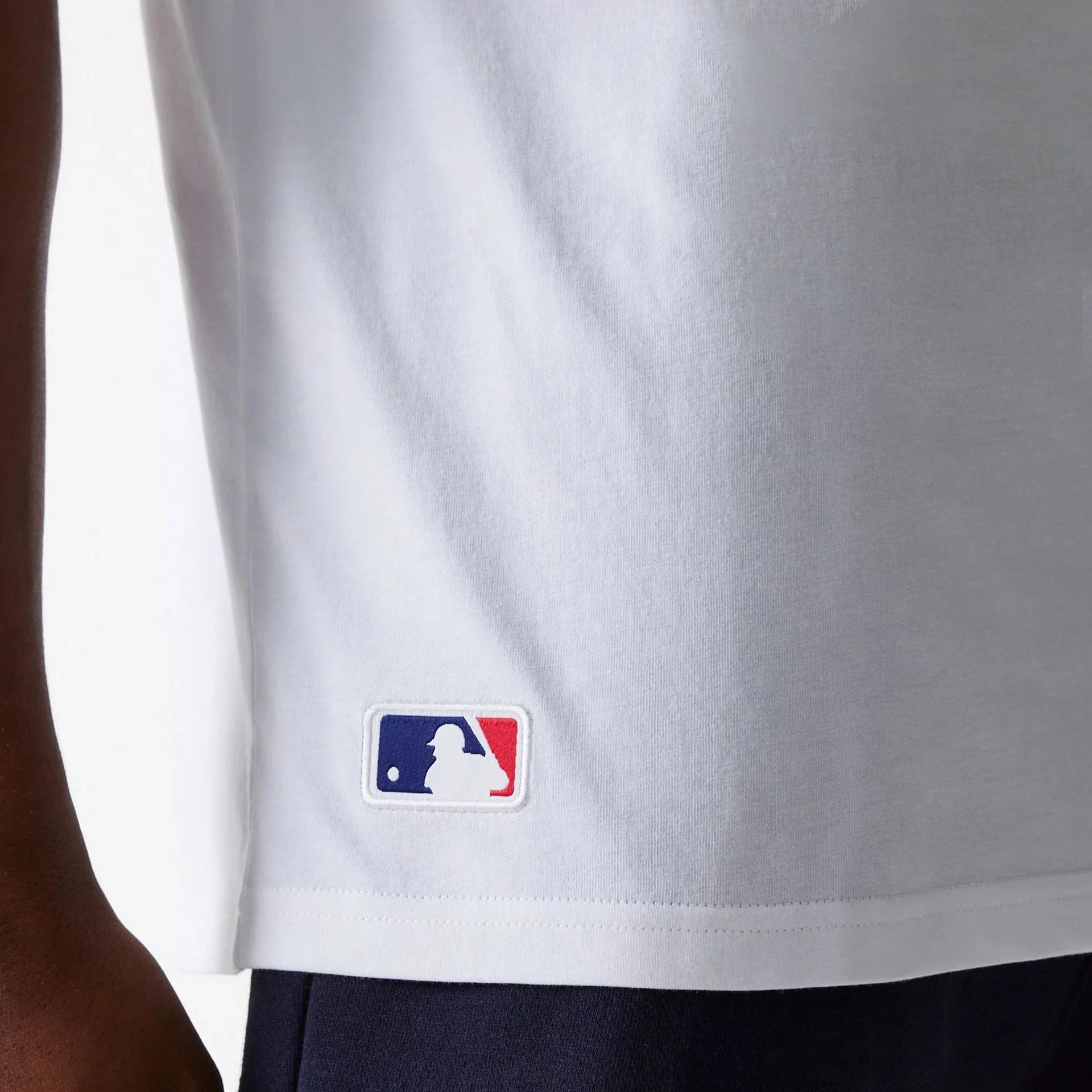 New York Yankees MLB League Essential White Oversized T-Shirt - Image 7