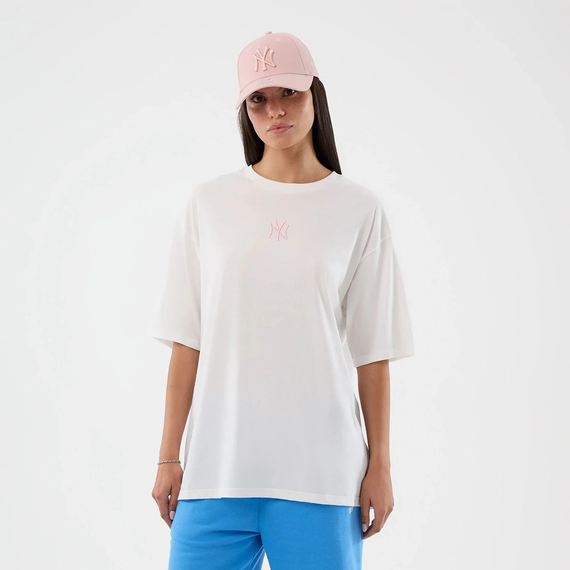 New York Yankees MLB League Essential White Oversized T-Shirt - Image 4