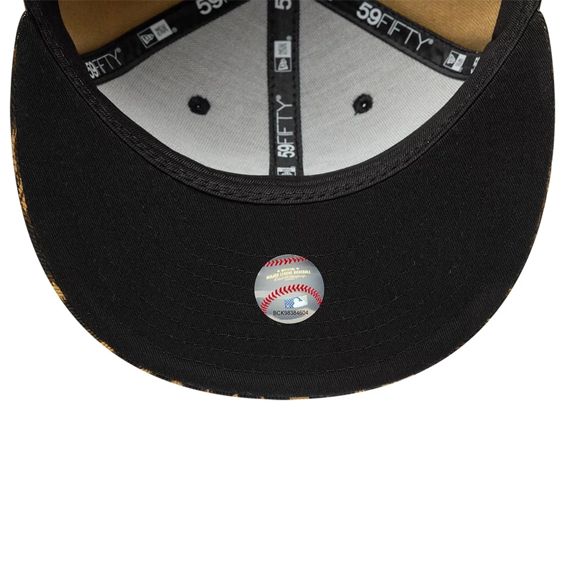 New York Yankees MLB Leopard Black 59FIFTY Fitted Cap - Image 2