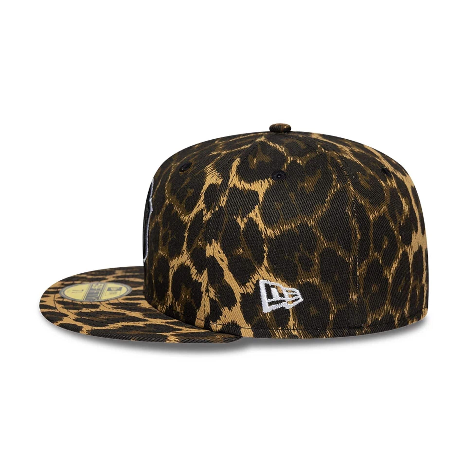 New York Yankees MLB Leopard Black 59FIFTY Fitted Cap - Image 6