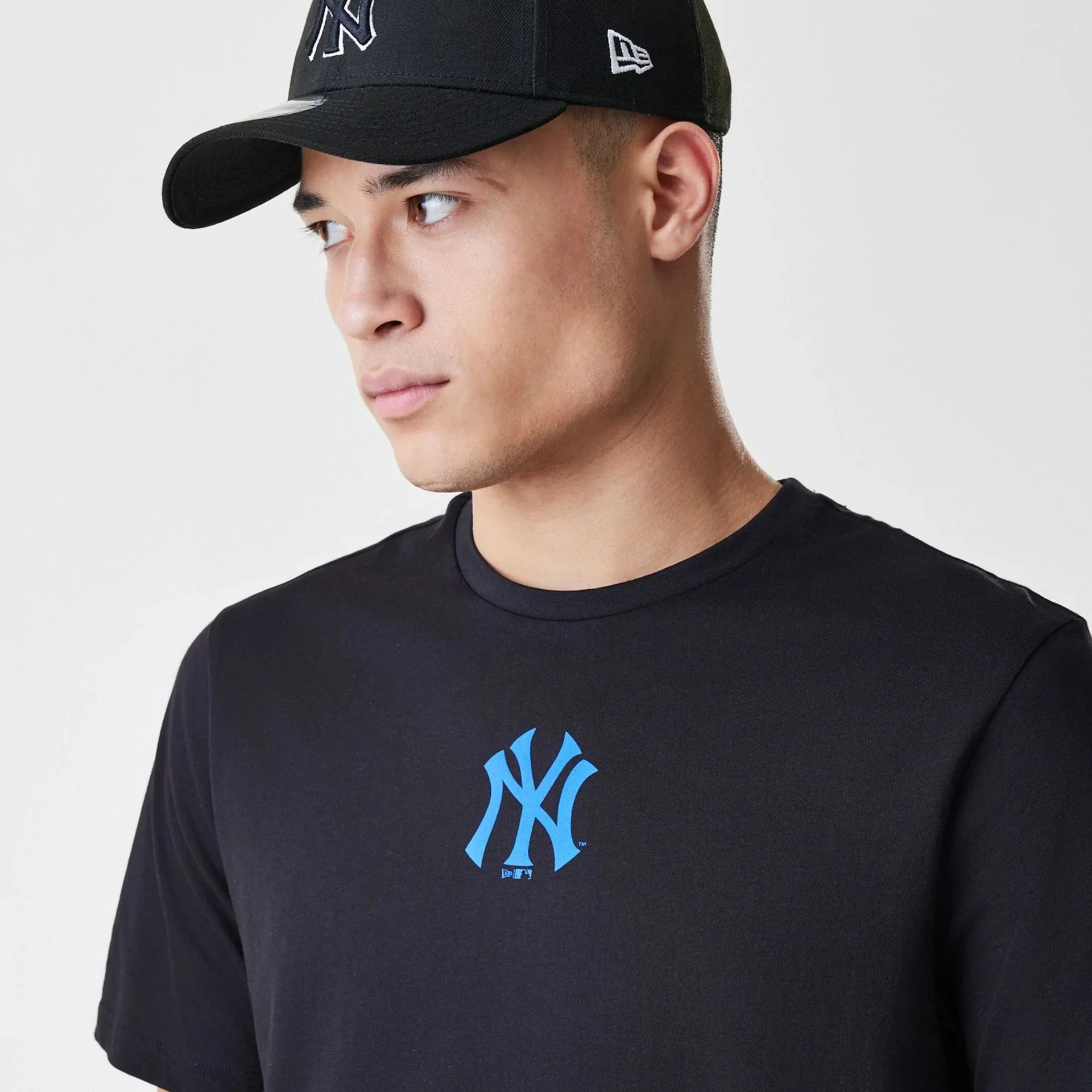 New York Yankees MLB Logo Black T-Shirt - Image 4