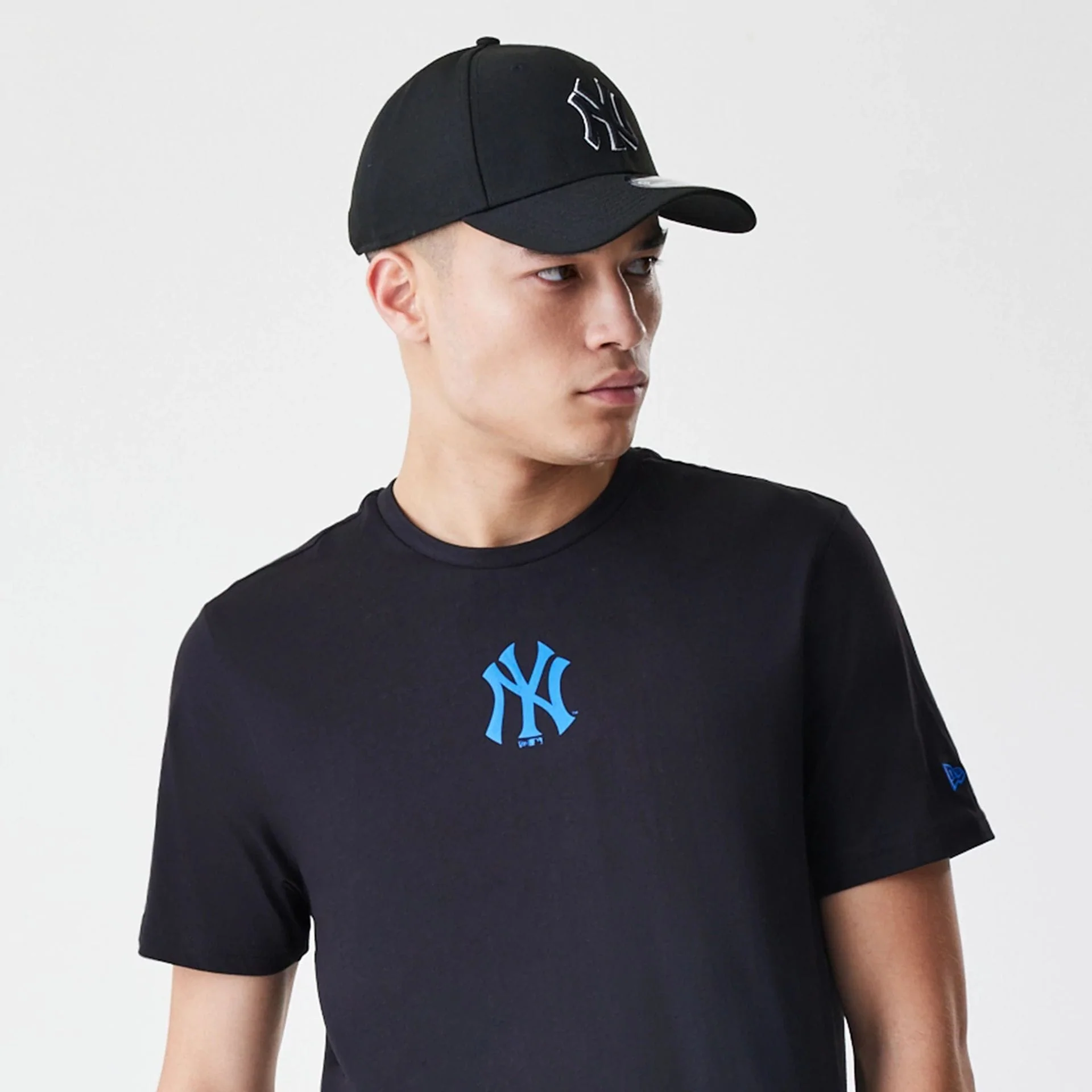 New York Yankees MLB Logo Black T-Shirt - Image 6