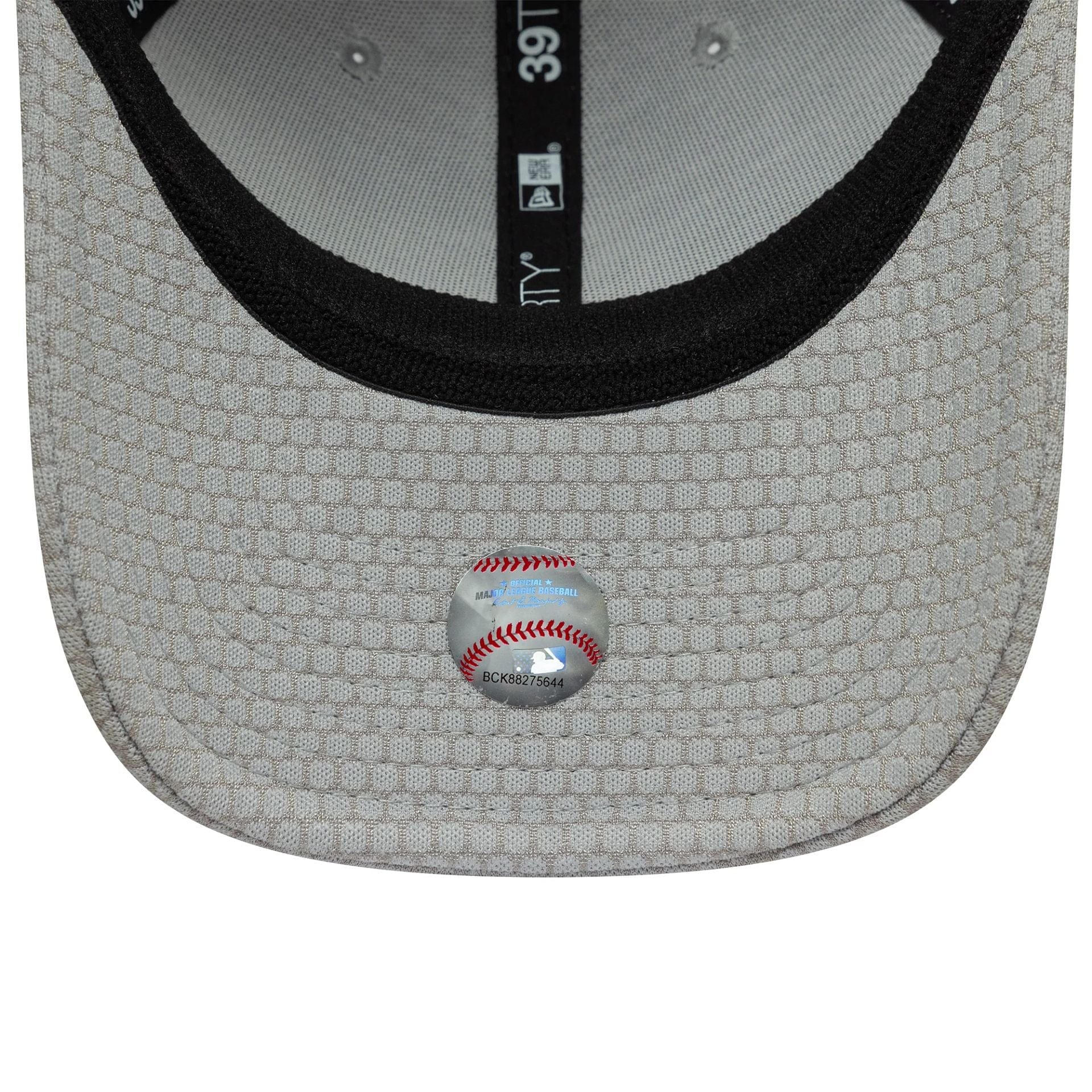 New York Yankees MLB Mesh Grey 39THIRTY Stretch Fit Cap - Image 5