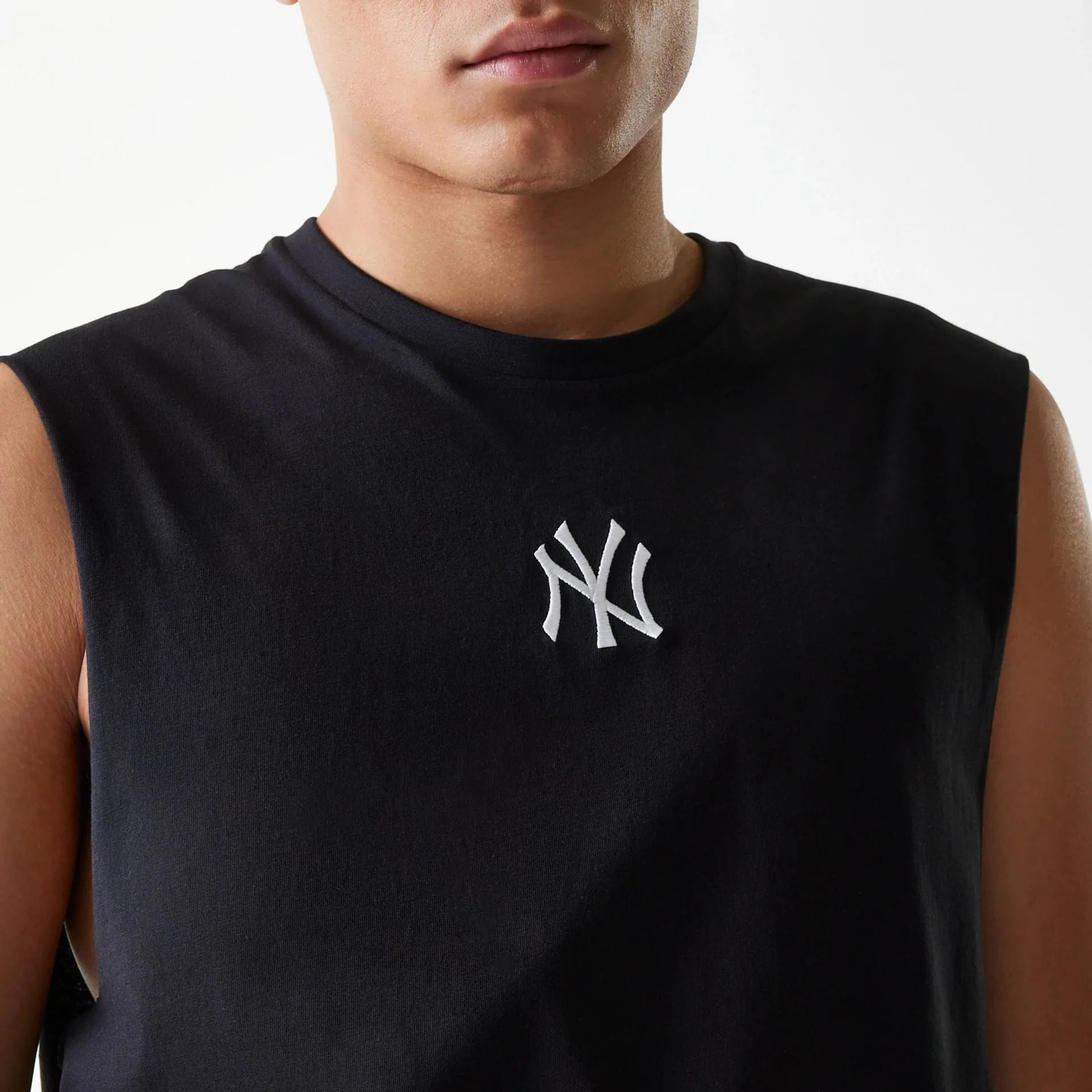 New York Yankees MLB Midi Black Sleeveless T-Shirt - Image 3
