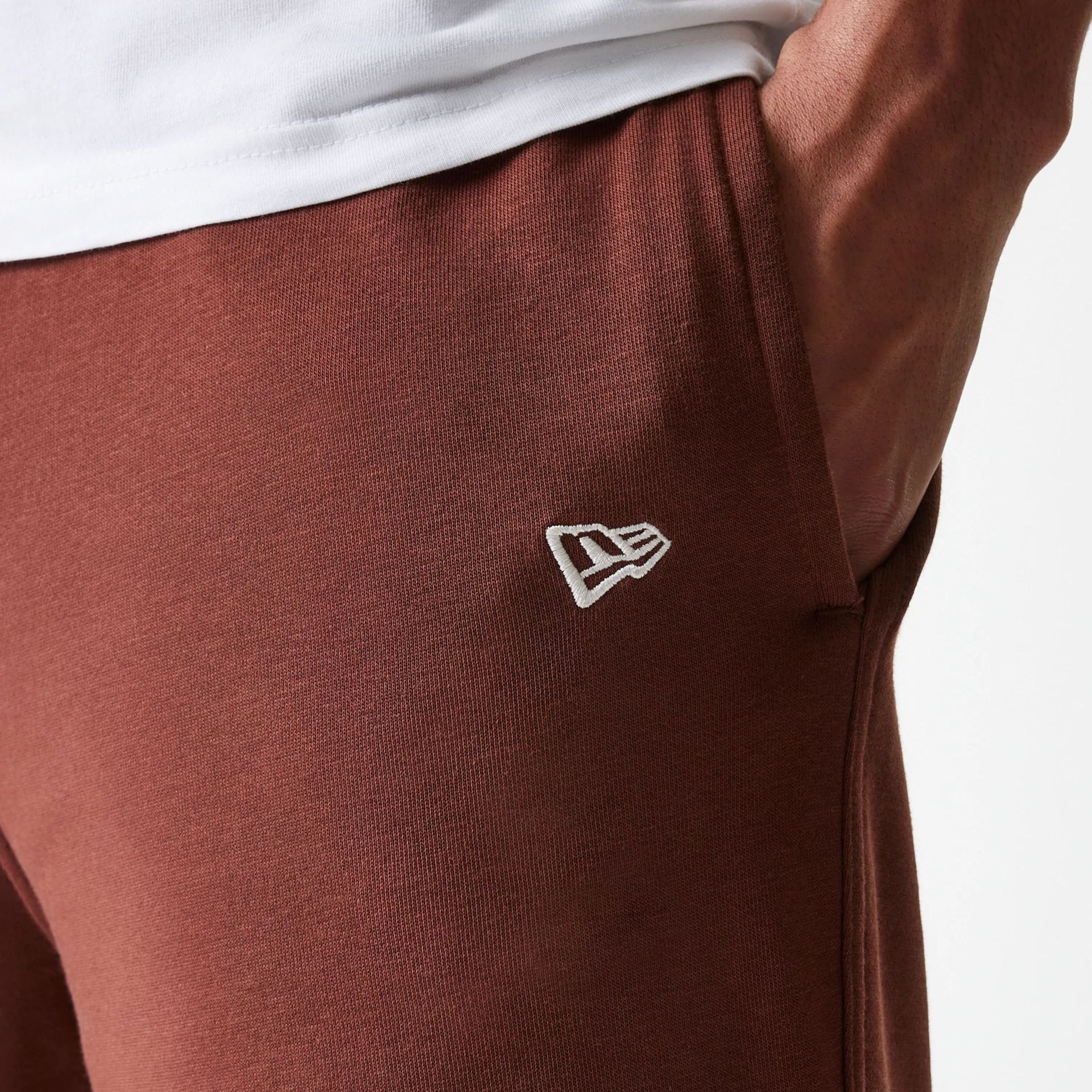 New York Yankees MLB Midi League Essential Brown Joggers - Image 5
