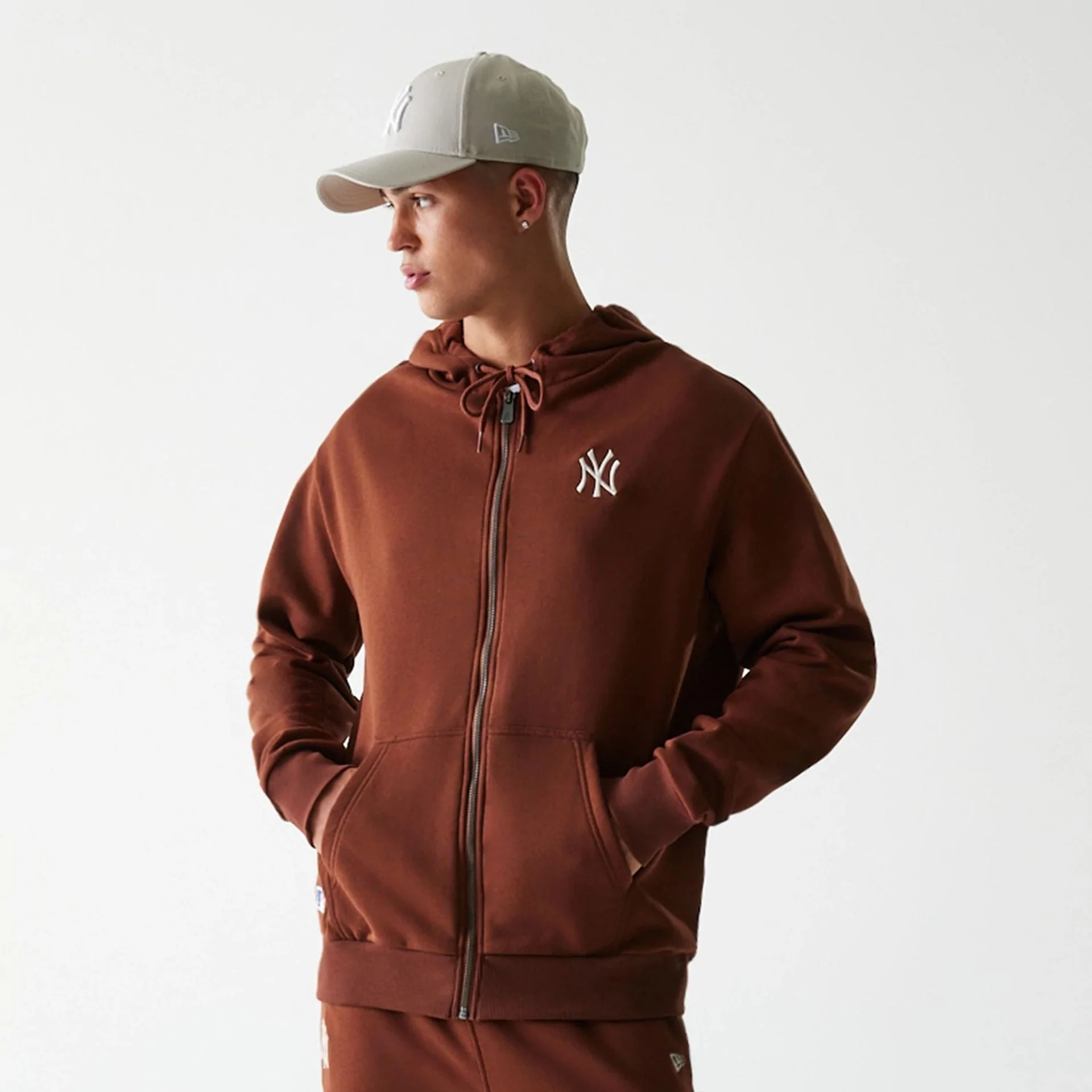 New York Yankees MLB Midi League Essential Brushed Fleece Brown Oversized Full Zip Hoodie - Image 3
