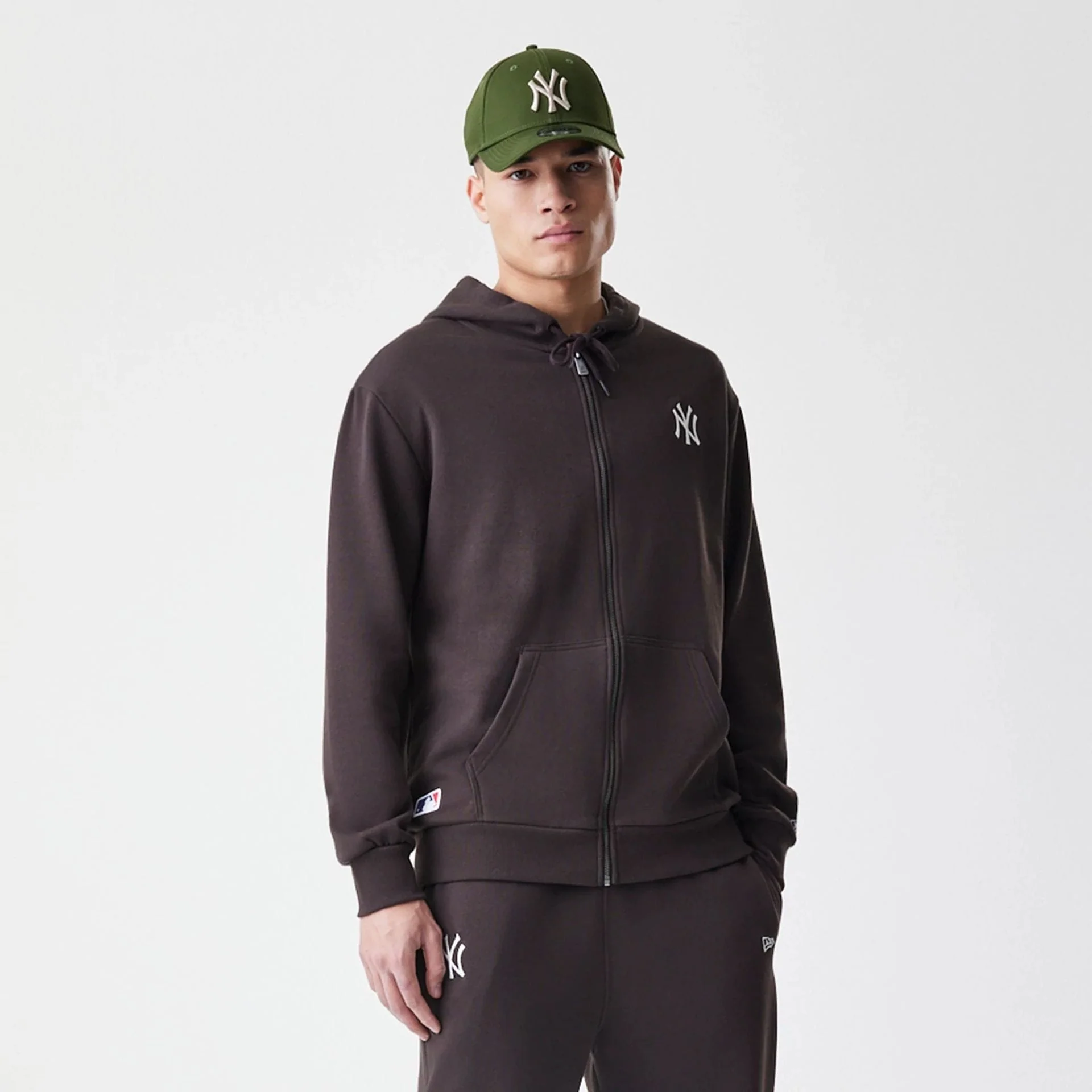 New York Yankees MLB Midi League Essential Dark Brown Full Zip Hoodie - Image 3