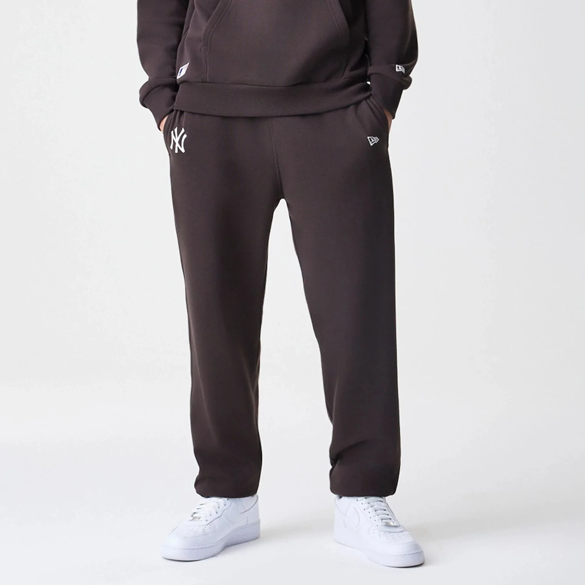 New York Yankees MLB Midi League Essential Dark Brown Joggers - Image 7