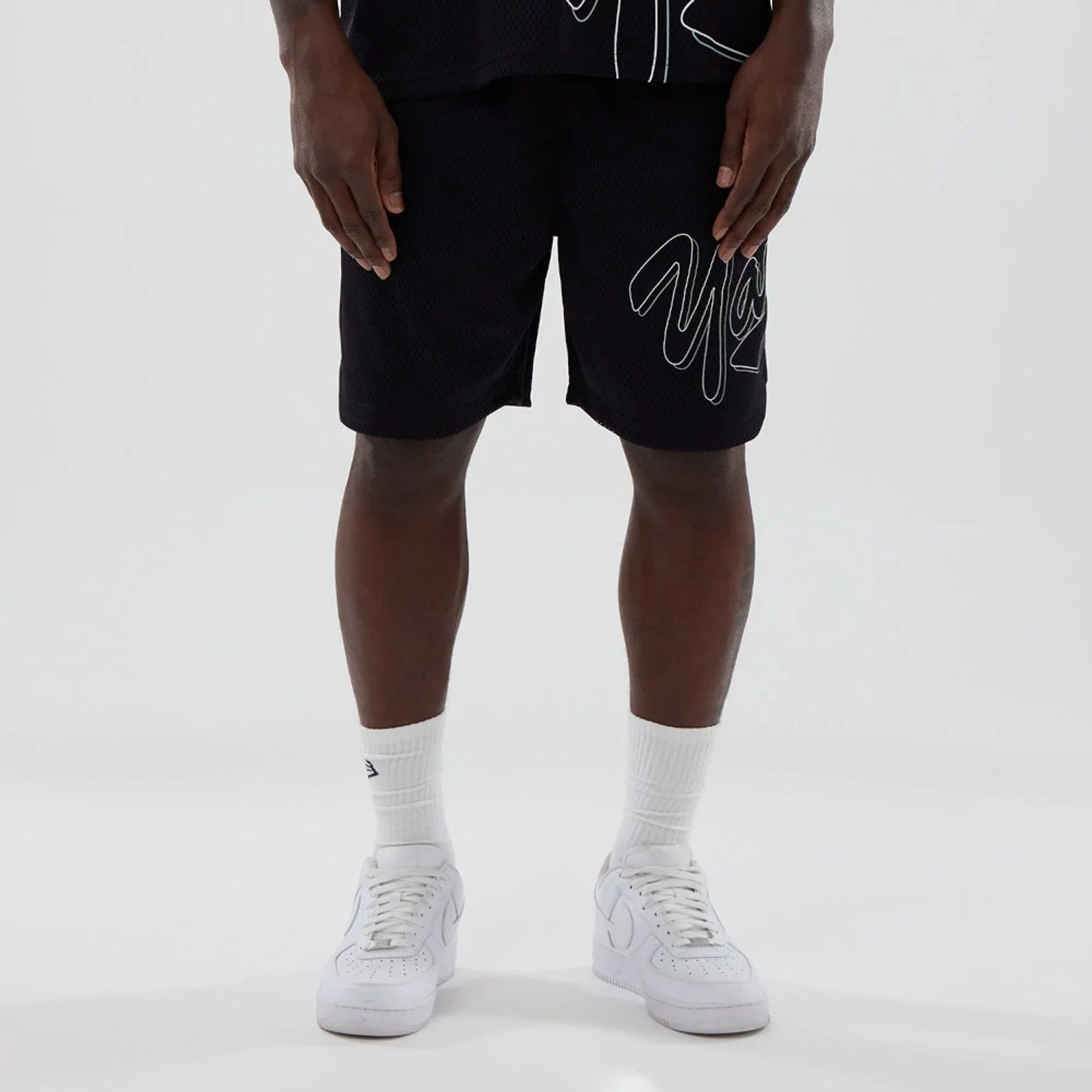 New York Yankees MLB Mix League Black Oversized Mesh Shorts - Image 6