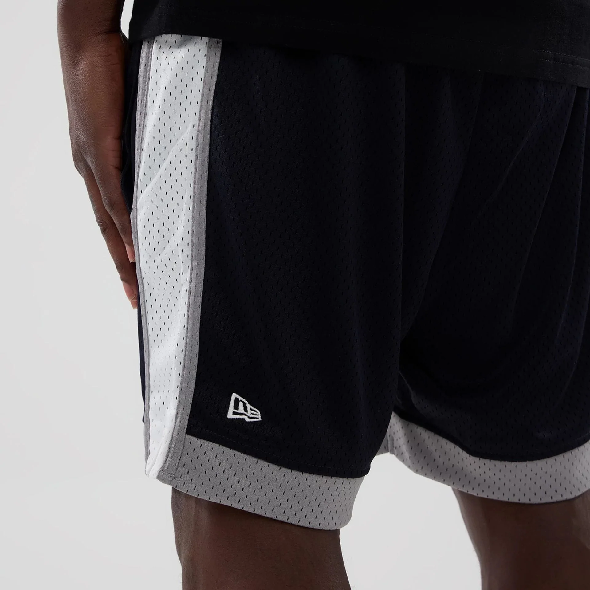 New York Yankees MLB Navy Mesh Shorts - Image 4