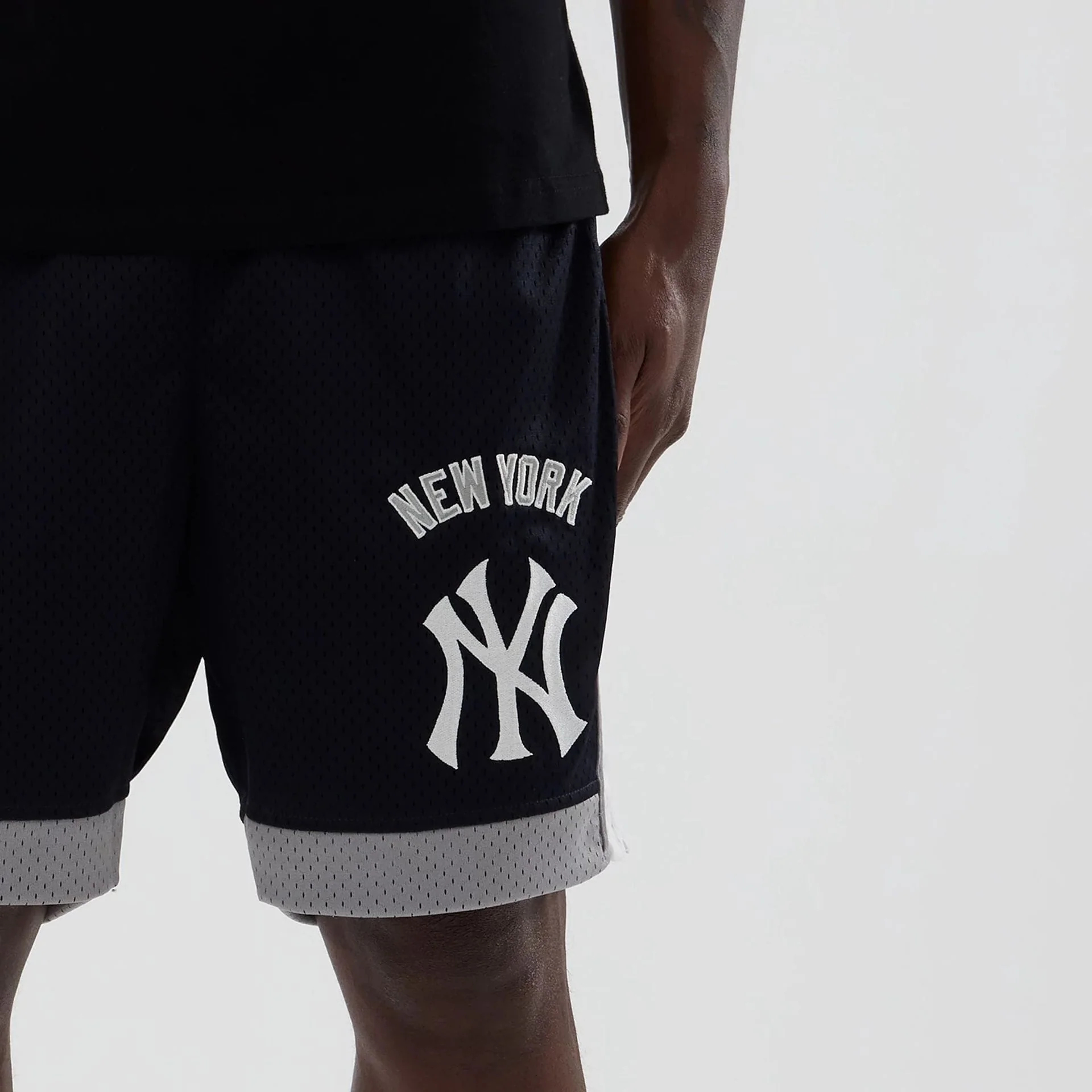 New York Yankees MLB Navy Mesh Shorts - Image 5