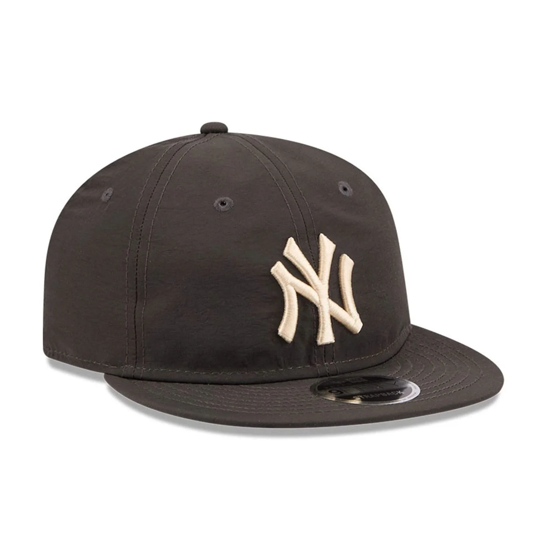 New York Yankees MLB Nylon Black Retro Crown 9FIFTY Adjustable Cap - Image 4