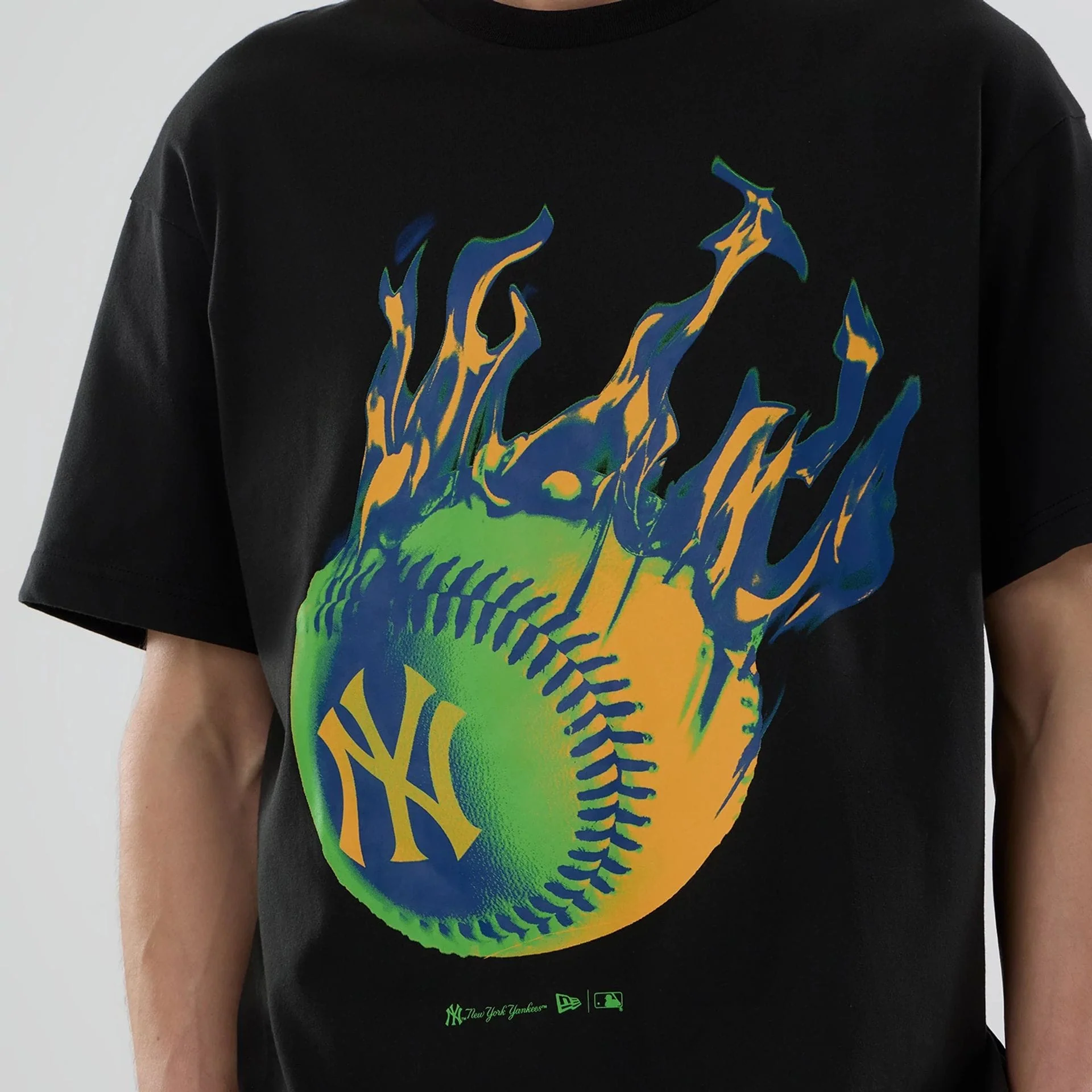 New York Yankees MLB On Fire Black Oversized T-Shirt - Image 3
