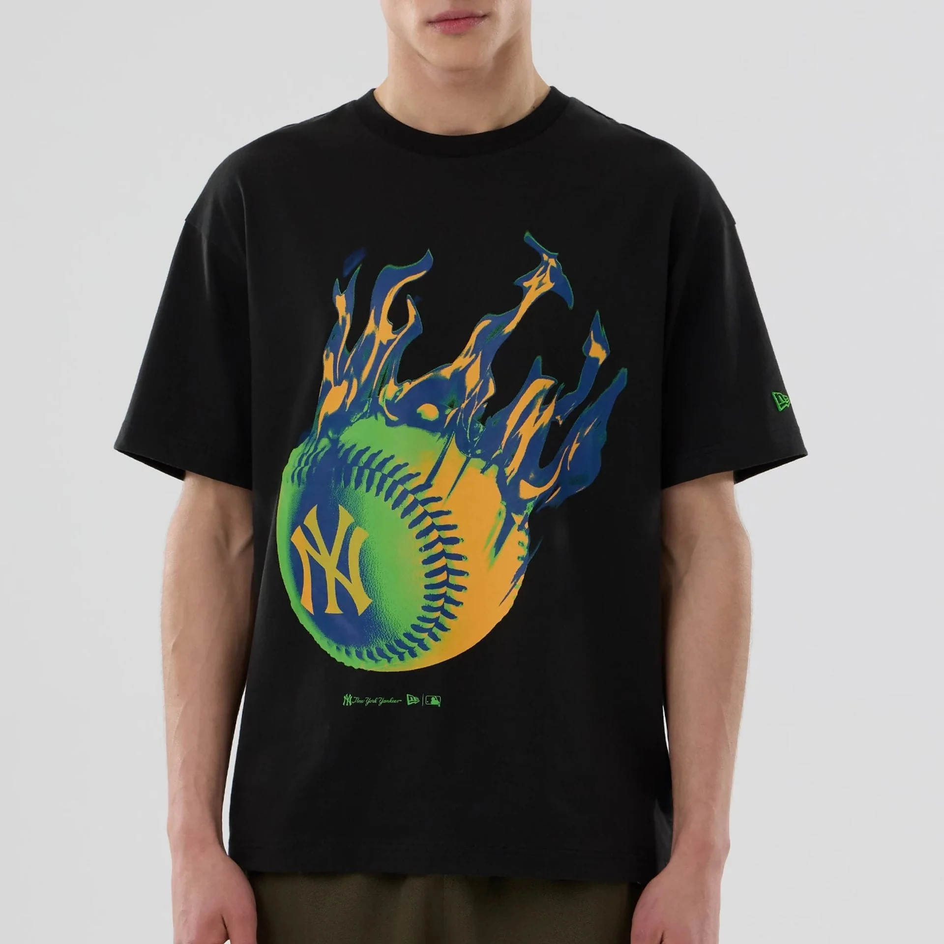 New York Yankees MLB On Fire Black Oversized T-Shirt - Image 4