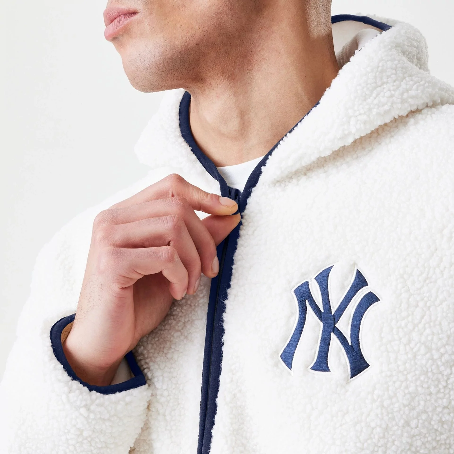 New York Yankees MLB Open White Hooded Sherpa Jacket - Image 5