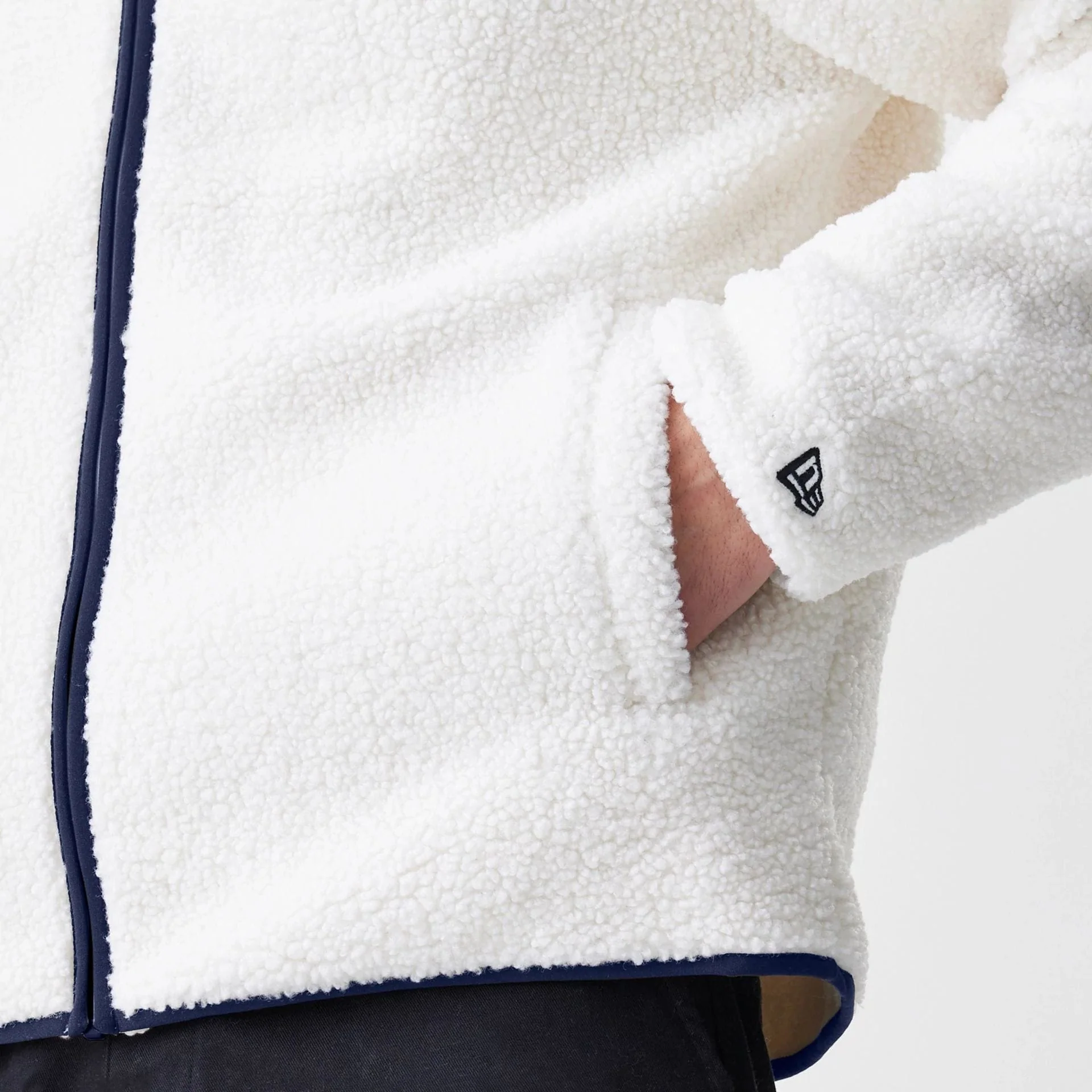 New York Yankees MLB Open White Hooded Sherpa Jacket - Image 7