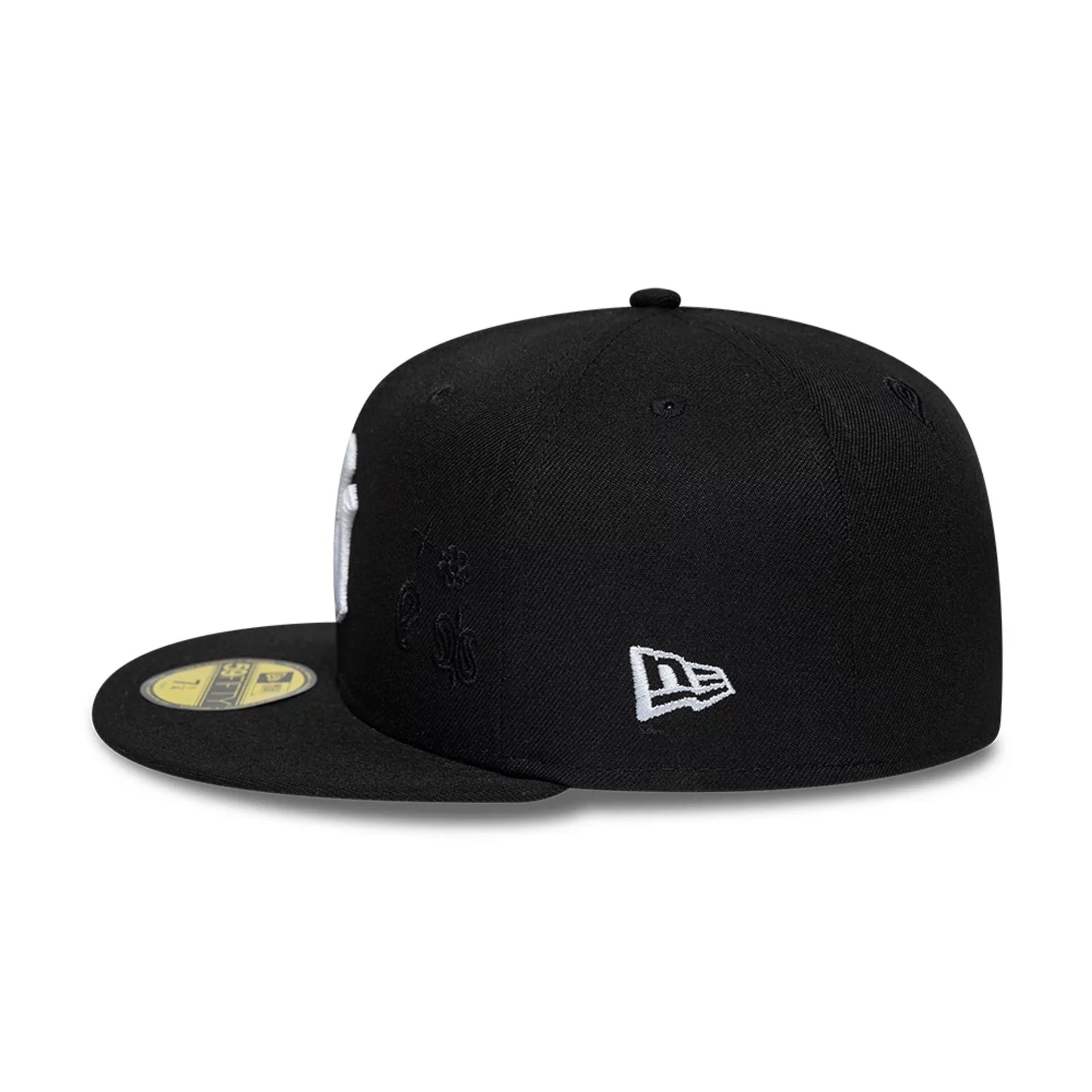 New York Yankees MLB Paisley Emblem Black 59FIFTY Fitted Cap - Image 6