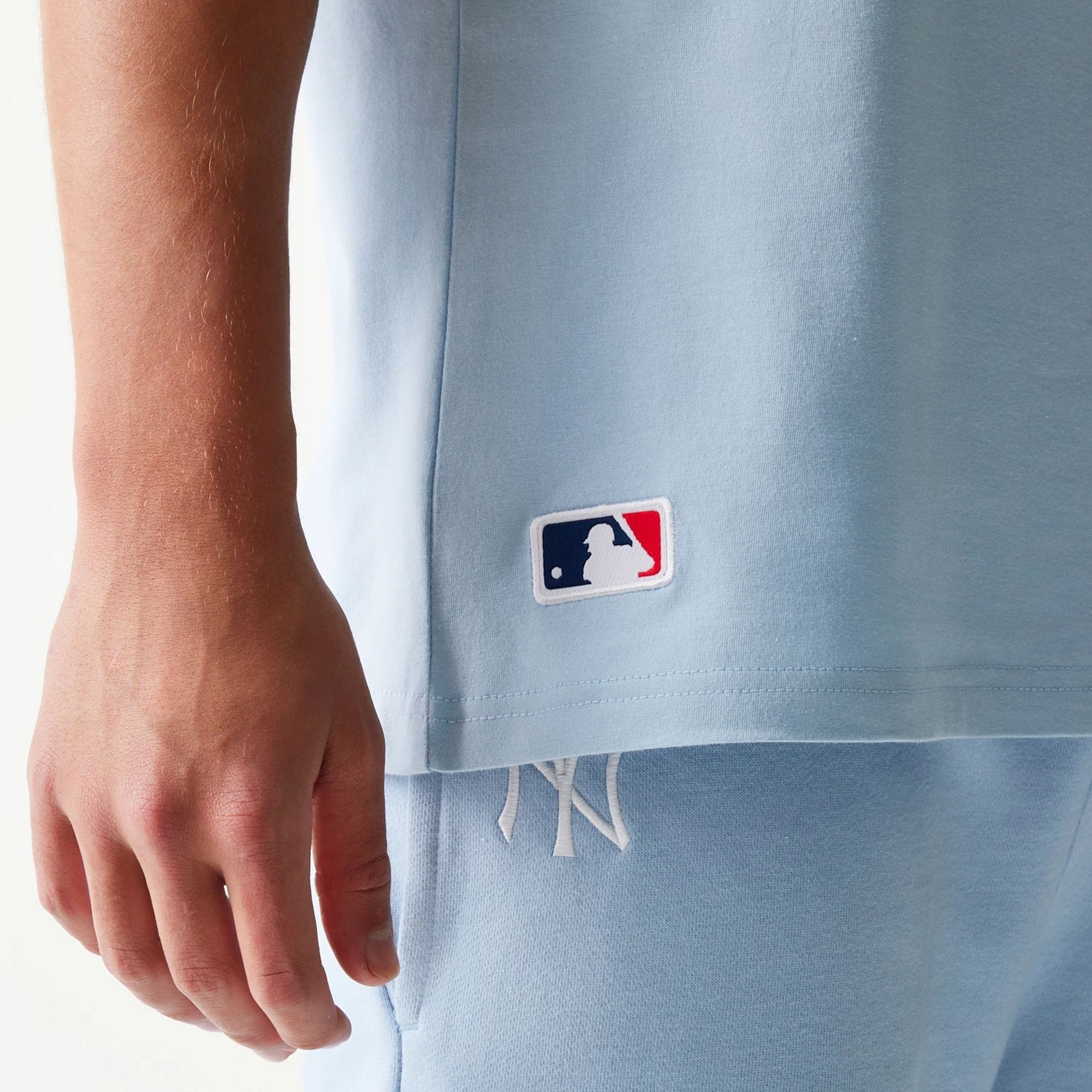 New York Yankees MLB Pastel Blue Sleeveless T-Shirt - Image 4
