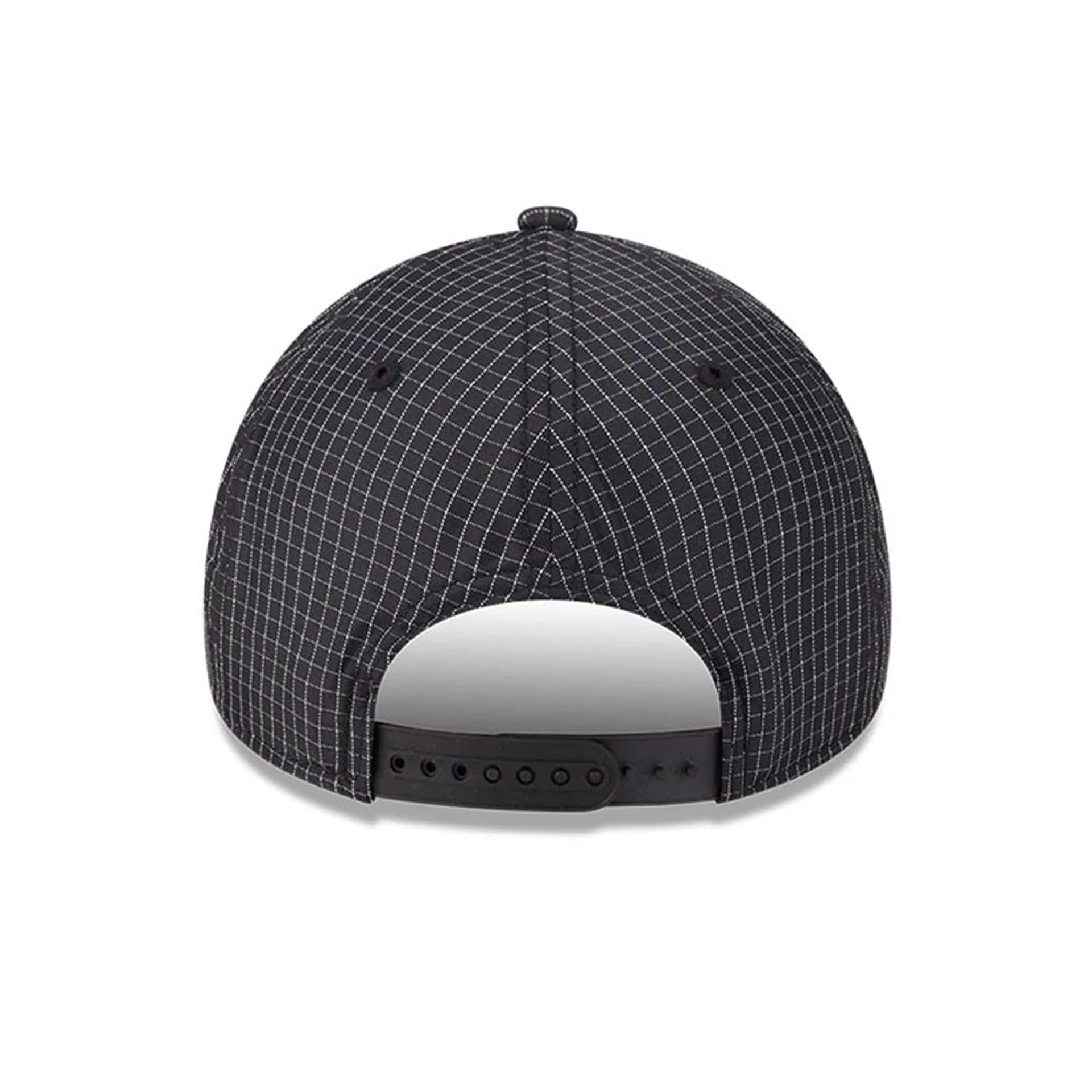 New York Yankees MLB Quickstrike Black 9FORTY Apex Adjustable Cap - Image 4