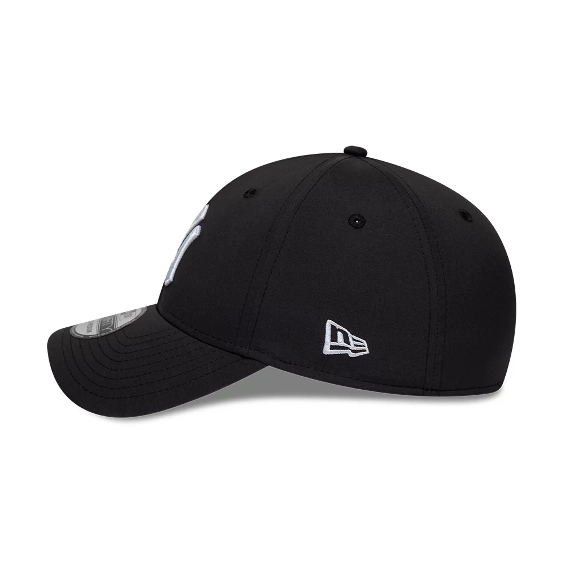 New York Yankees MLB Recycled Black 39THIRTY Stretch Fit Cap - Image 4