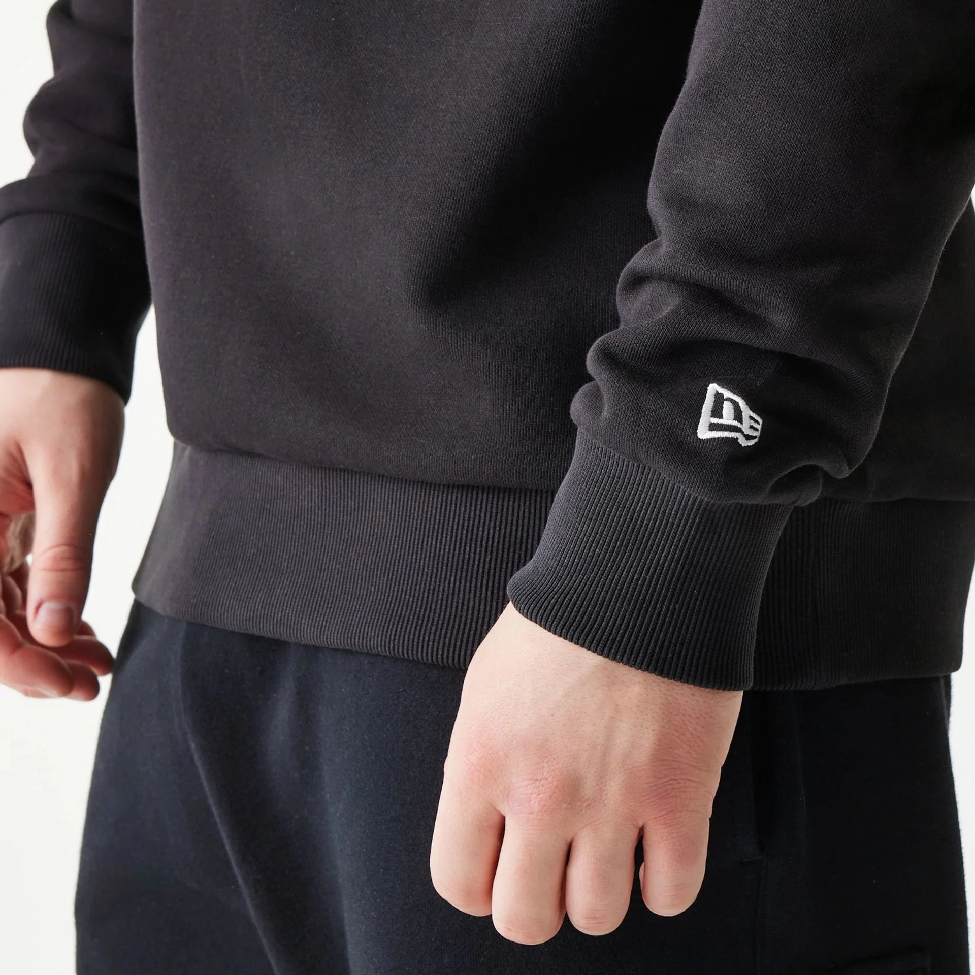 New York Yankees MLB Regular Black Crew Neck Sweater - Image 5
