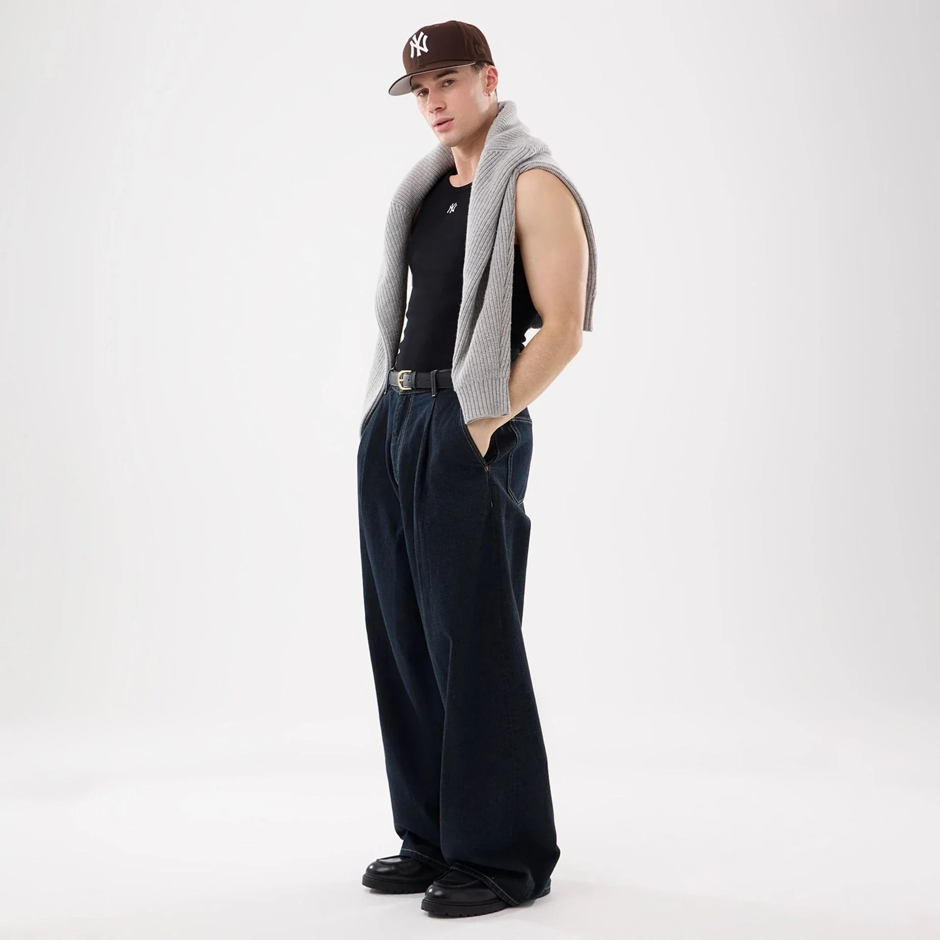 New York Yankees MLB Rib Black Vest - Image 15