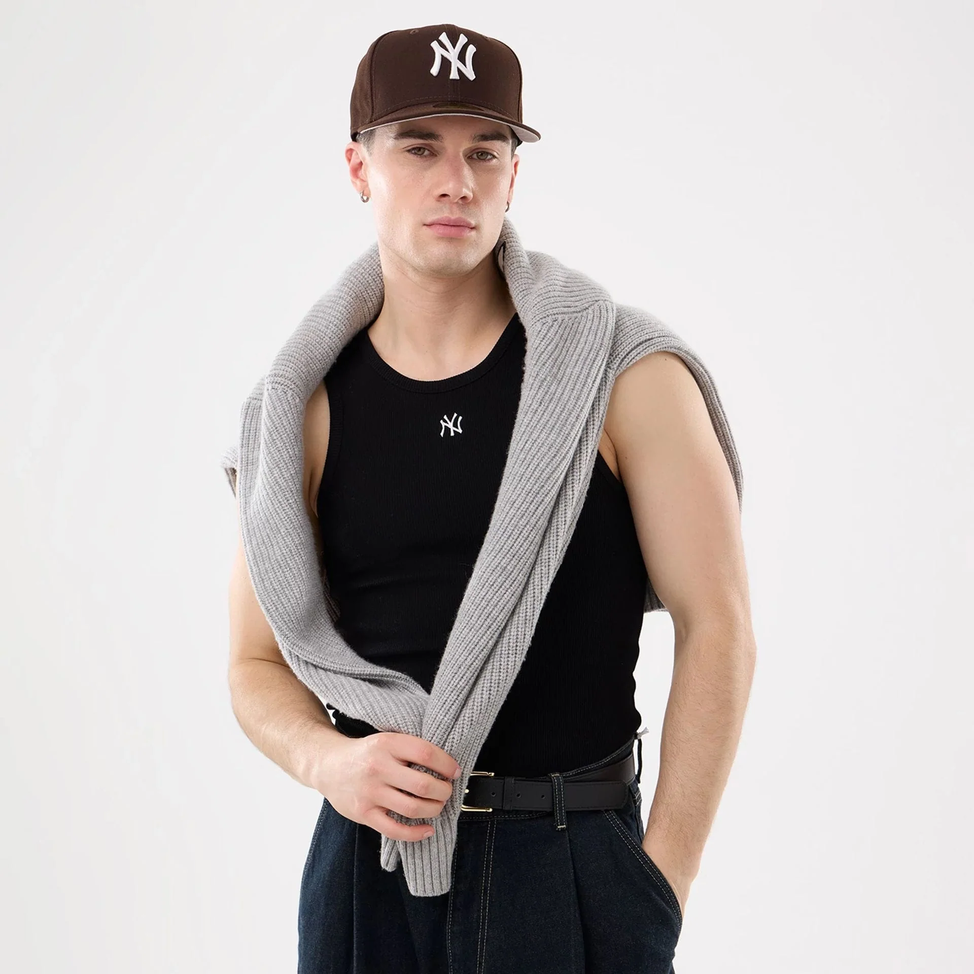 New York Yankees MLB Rib Black Vest - Image 17