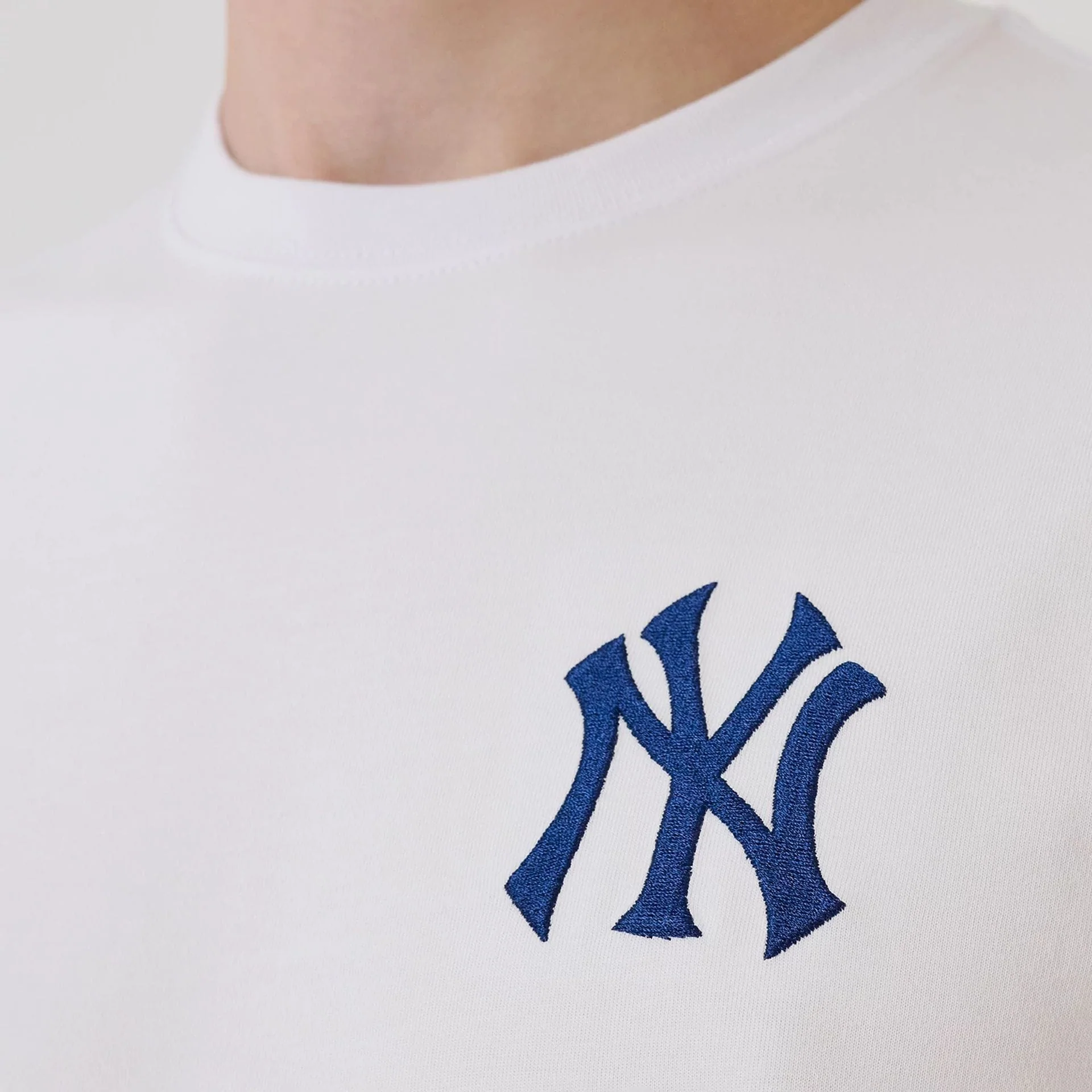 New York Yankees MLB Sakura White T-Shirt - Image 3