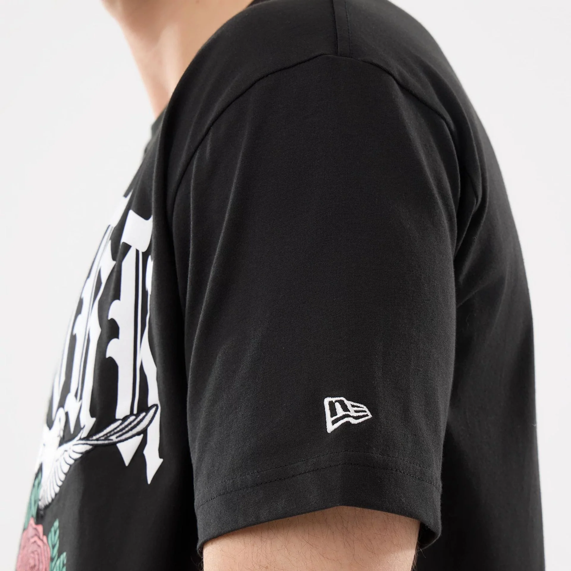 New York Yankees MLB Script Graphic Black T-Shirt - Image 4