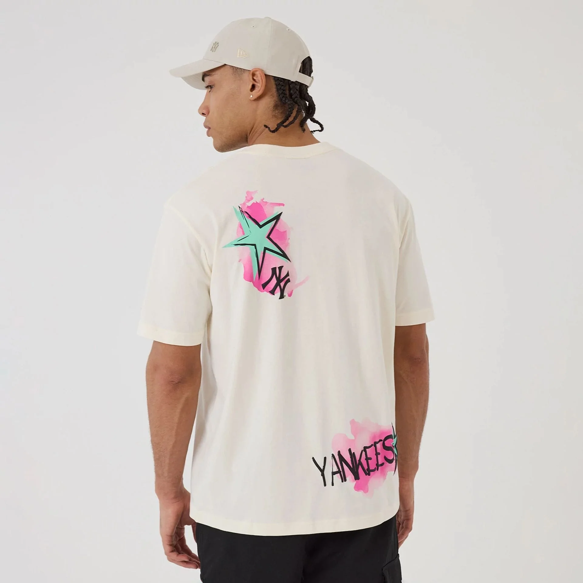 New York Yankees MLB Street Art Graphic Light Beige T-Shirt - Image 2