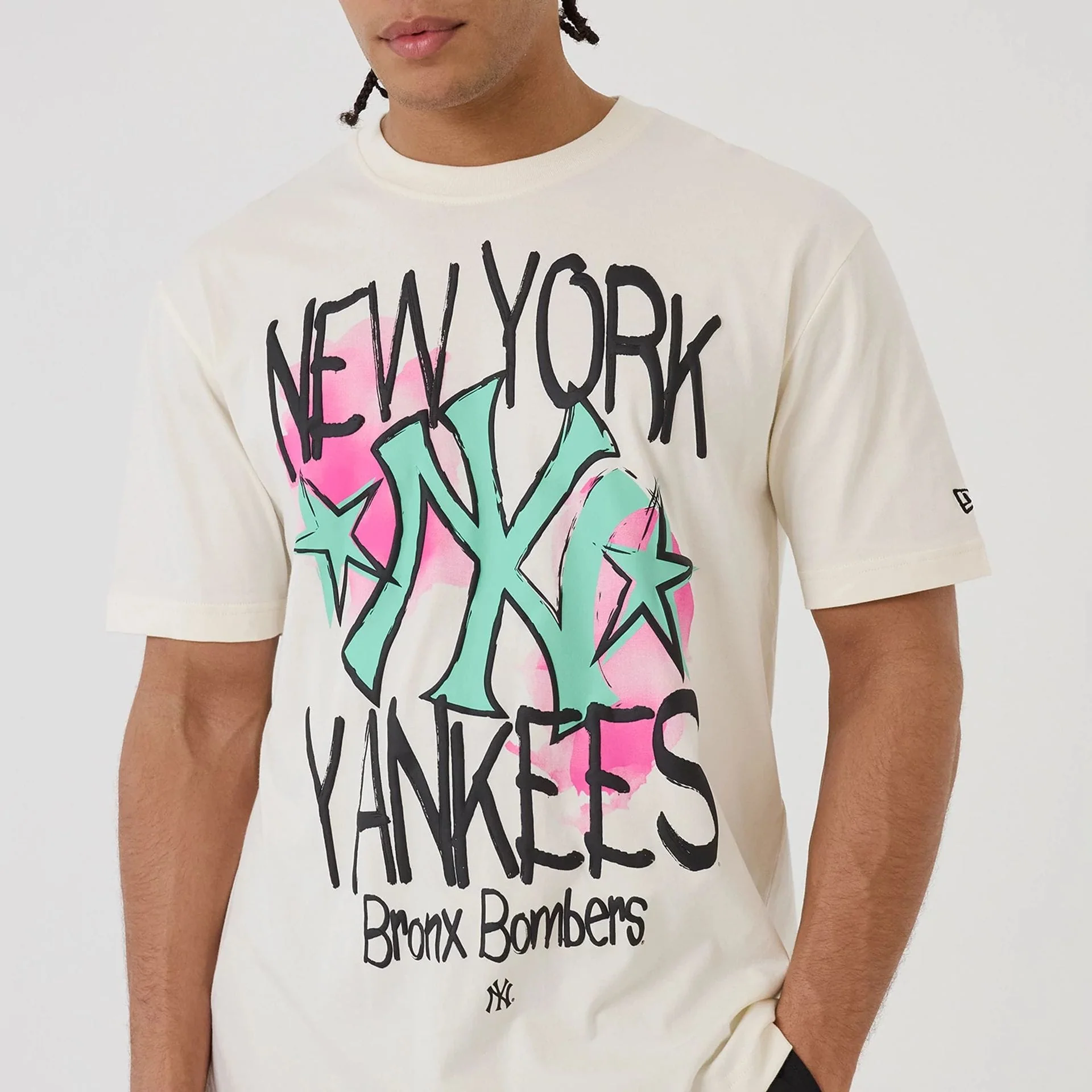 New York Yankees MLB Street Art Graphic Light Beige T-Shirt - Image 5