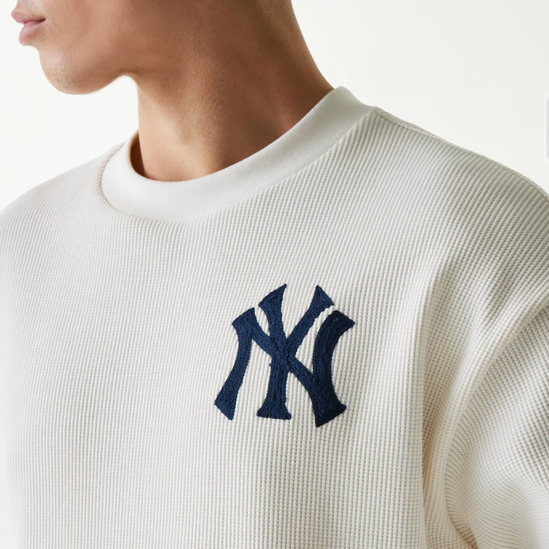 New York Yankees MLB Waffle Open White Oversized T-Shirt - Image 4