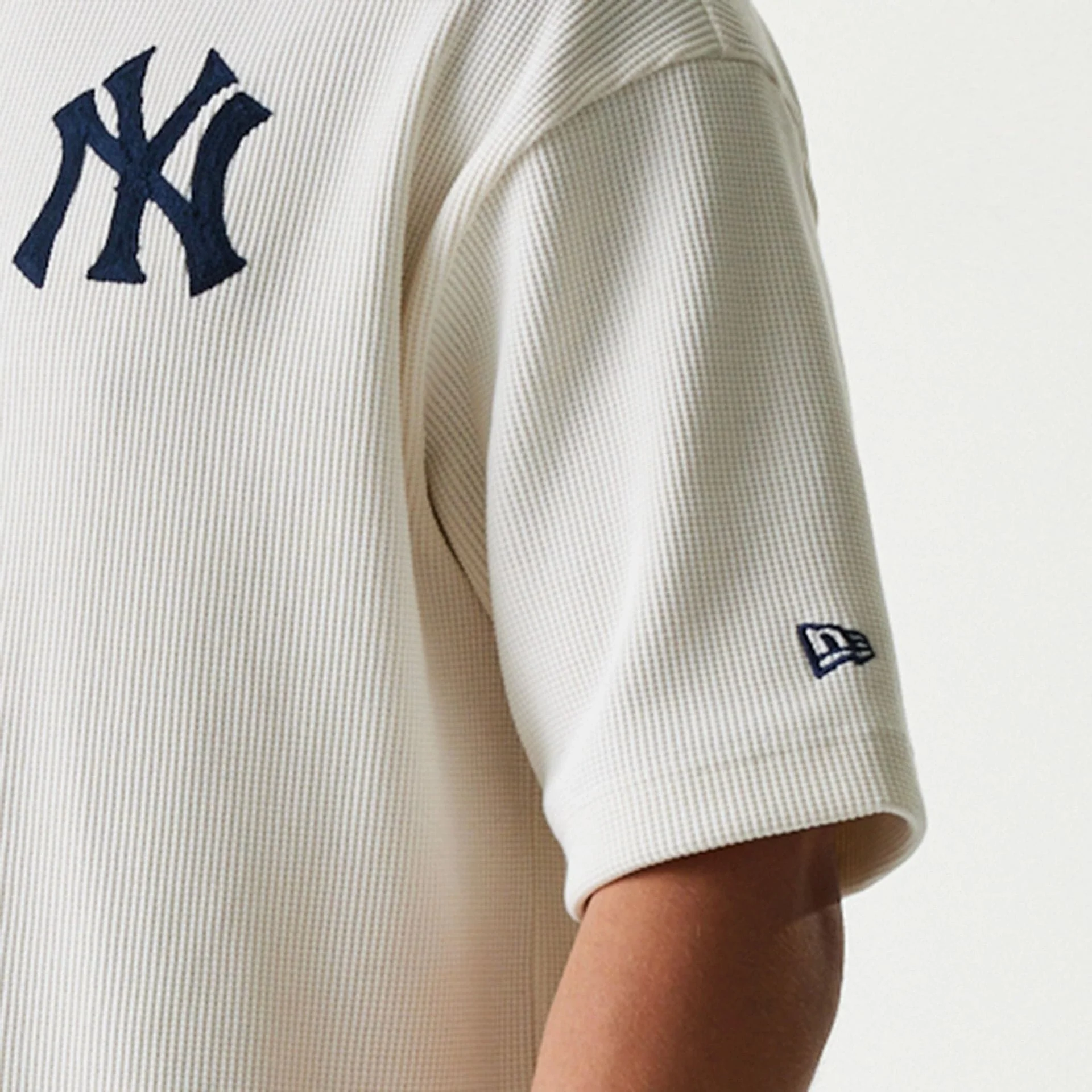 New York Yankees MLB Waffle Open White Oversized T-Shirt - Image 5